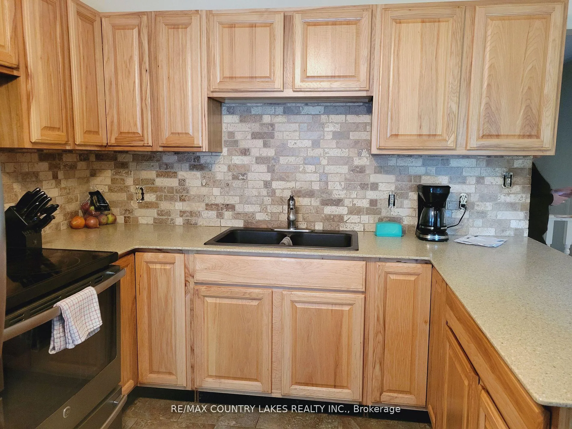 Photo 17 of 61 Seventh Street, Brock, Beaverton — HOMEH