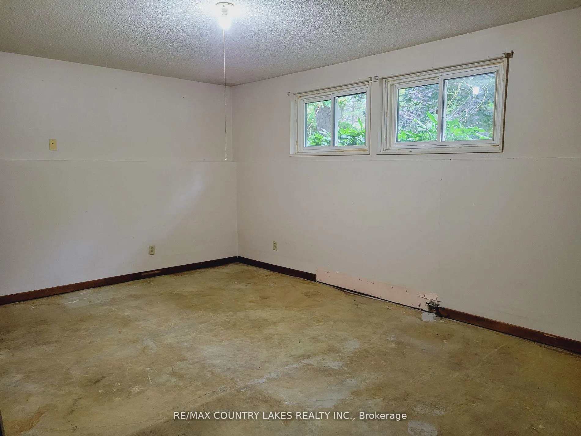 Photo 30 of 61 Seventh Street, Brock, Beaverton — HOMEH