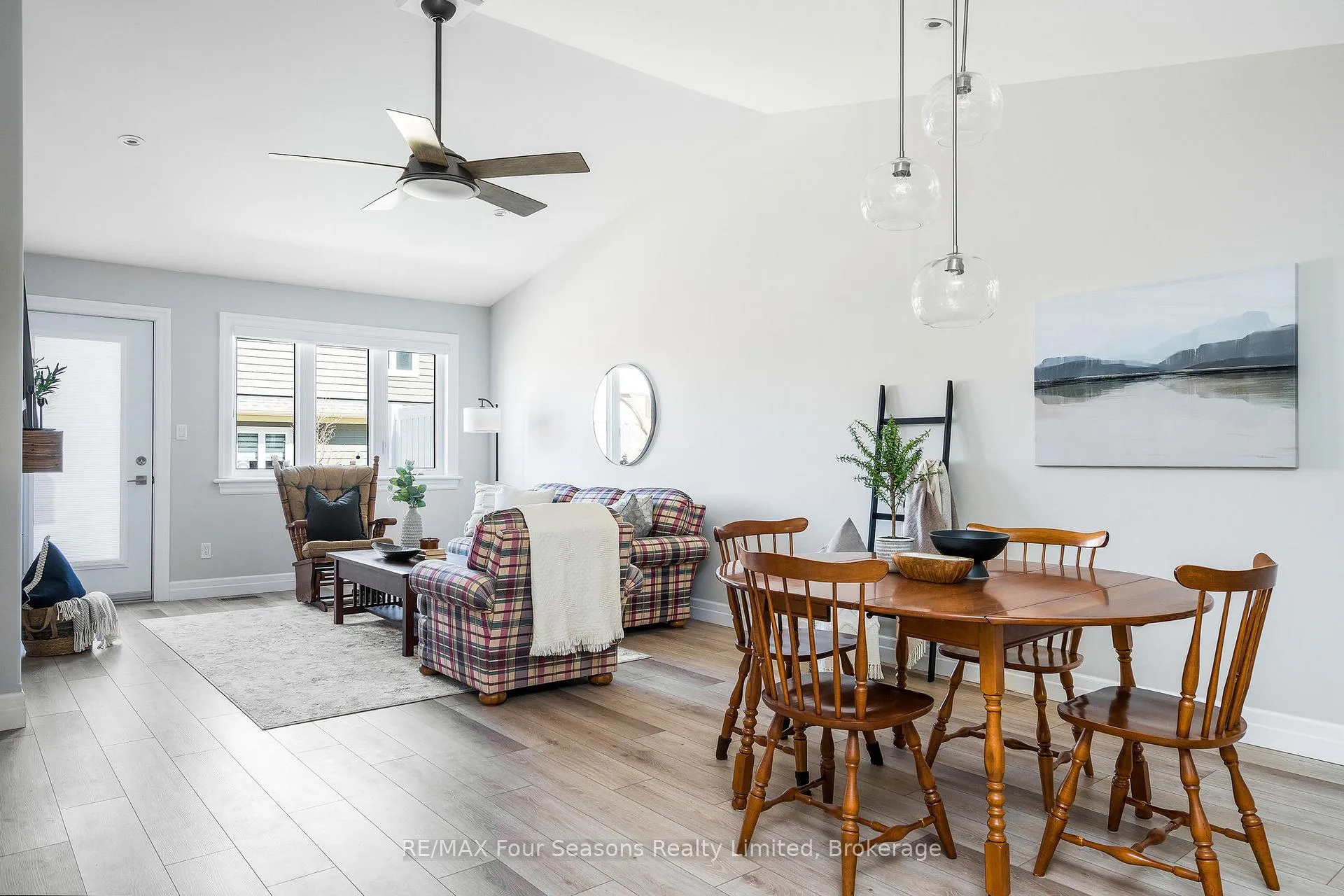 Photo 4 of 120 Warbler Way, Blue Mountains — HOMEH