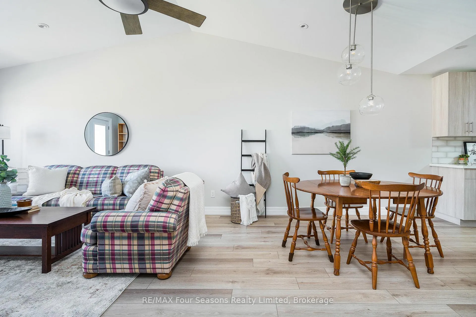 Photo 5 of 120 Warbler Way, Blue Mountains — HOMEH