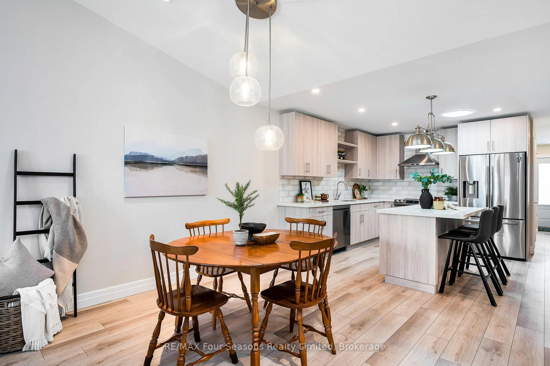 Photo 12 of 120 Warbler Way, Blue Mountains — HOMEH