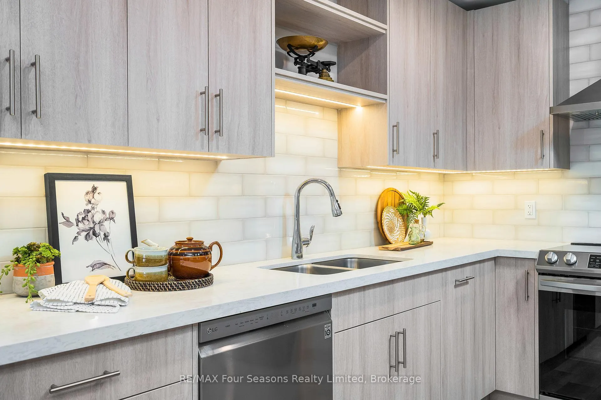 Photo 18 of 120 Warbler Way, Blue Mountains — HOMEH