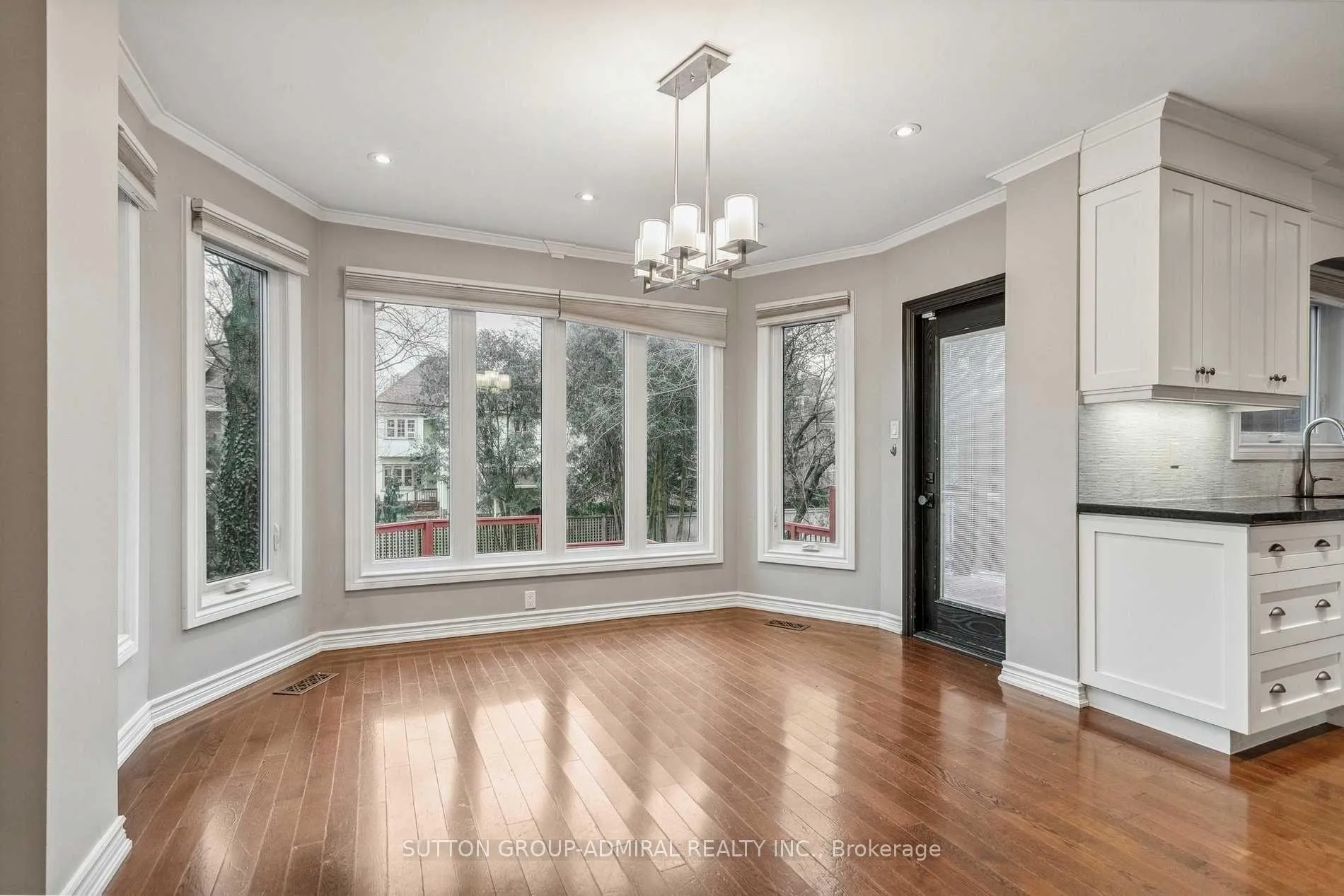 Photo 10 of 15 Whitehall Road, Toronto, Rosedale-Moore Park — HOMEH