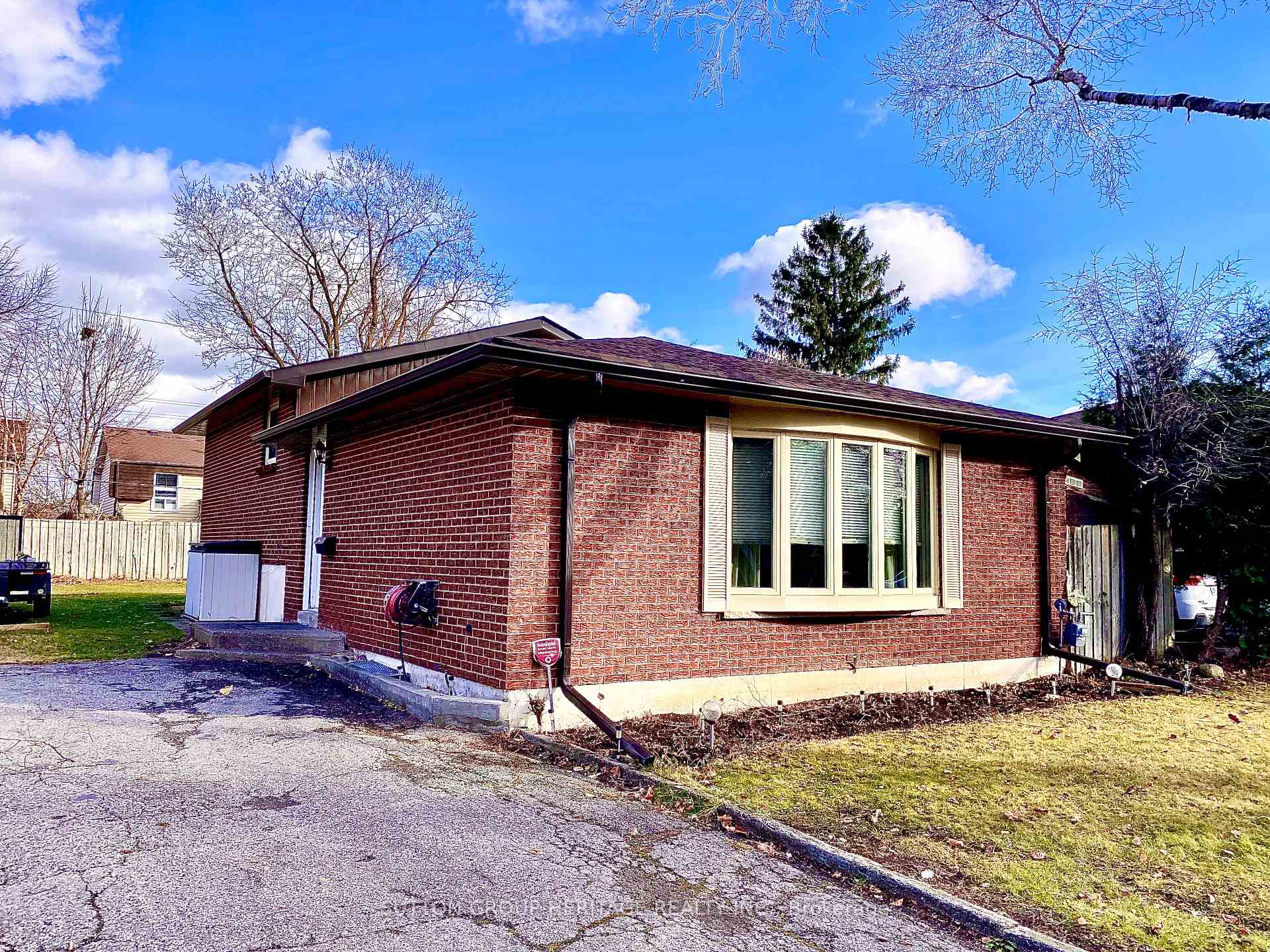 Photo 1 of 140 Clements Road E, Ajax, South East — HOMEH