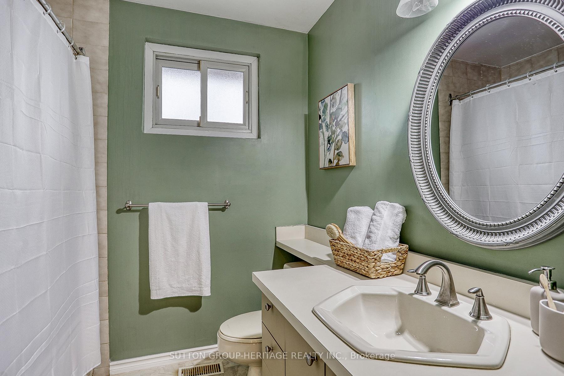 Photo 17 of 140 Clements Road E, Ajax, South East — HOMEH