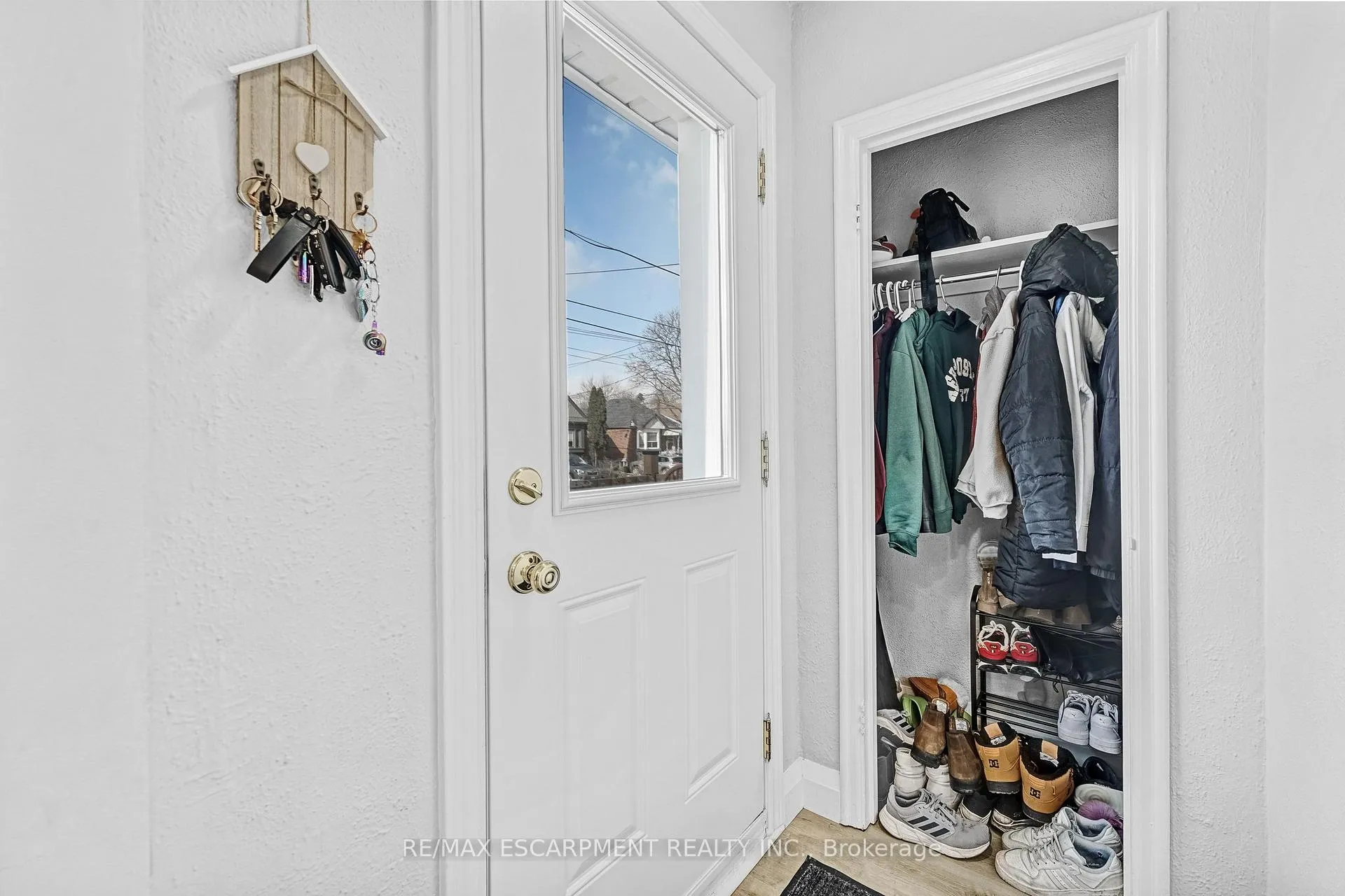 Photo 5 of 237 East 19th Street, Hamilton, Inch Park — HOMEH