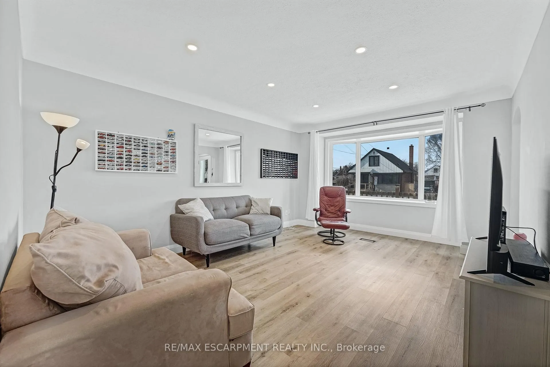 Photo 6 of 237 East 19th Street, Hamilton, Inch Park — HOMEH