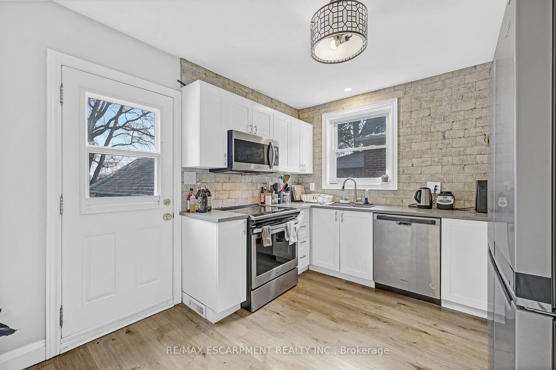 Photo 10 of 237 East 19th Street, Hamilton, Inch Park — HOMEH