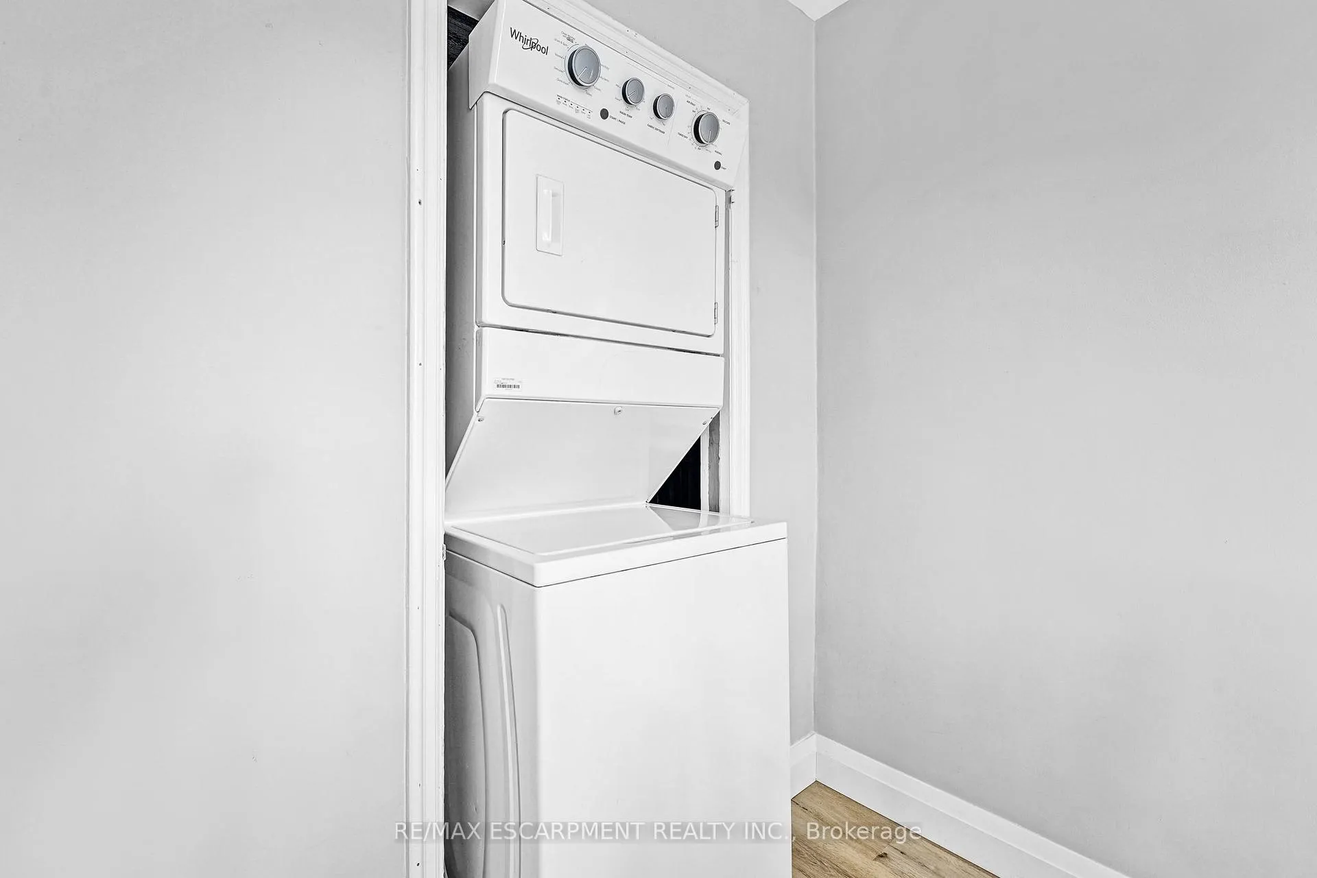 Photo 21 of 237 East 19th Street, Hamilton, Inch Park — HOMEH