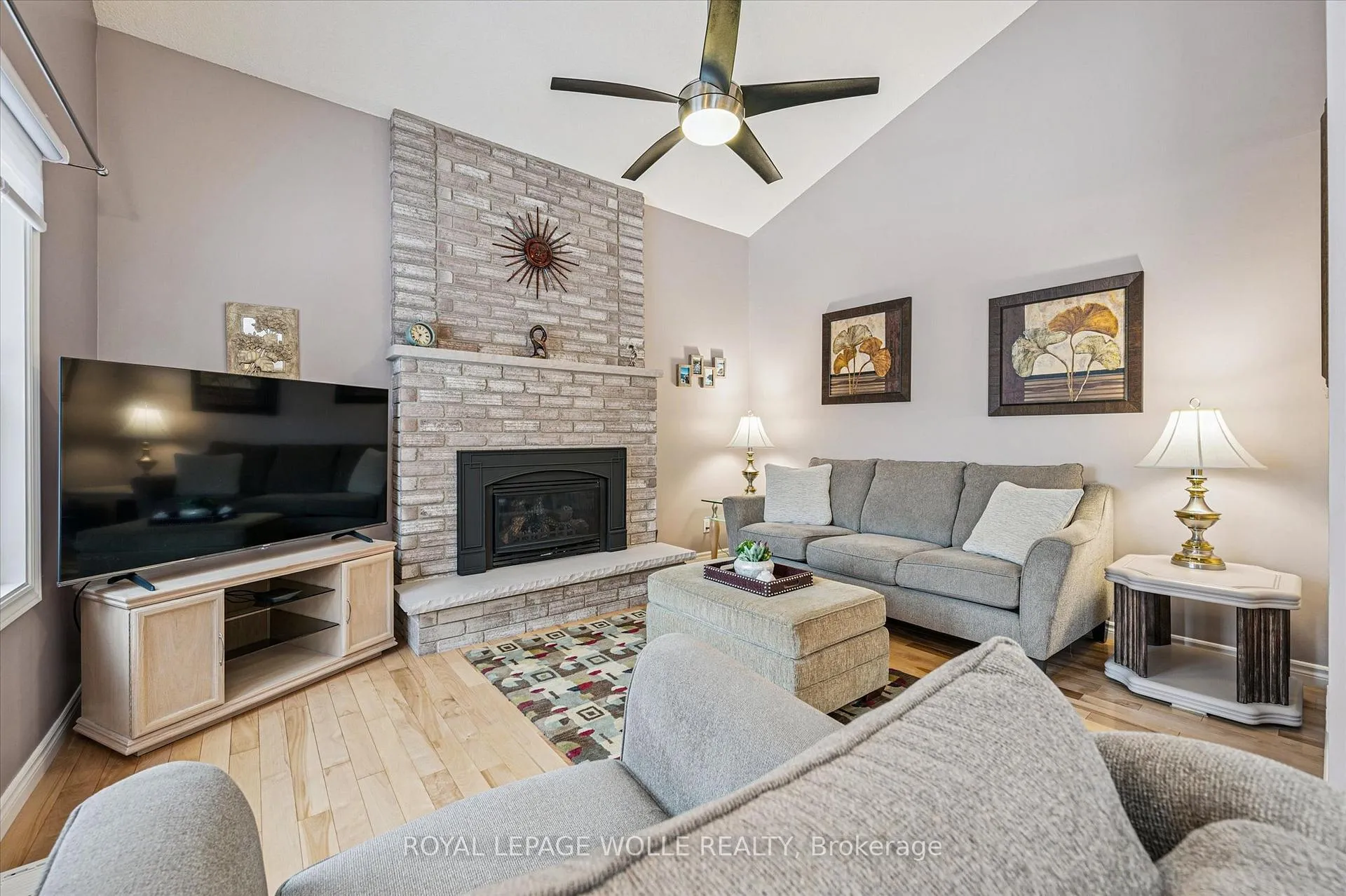 Photo 15 of 14 Bitzer Court, Cambridge — HOMEH