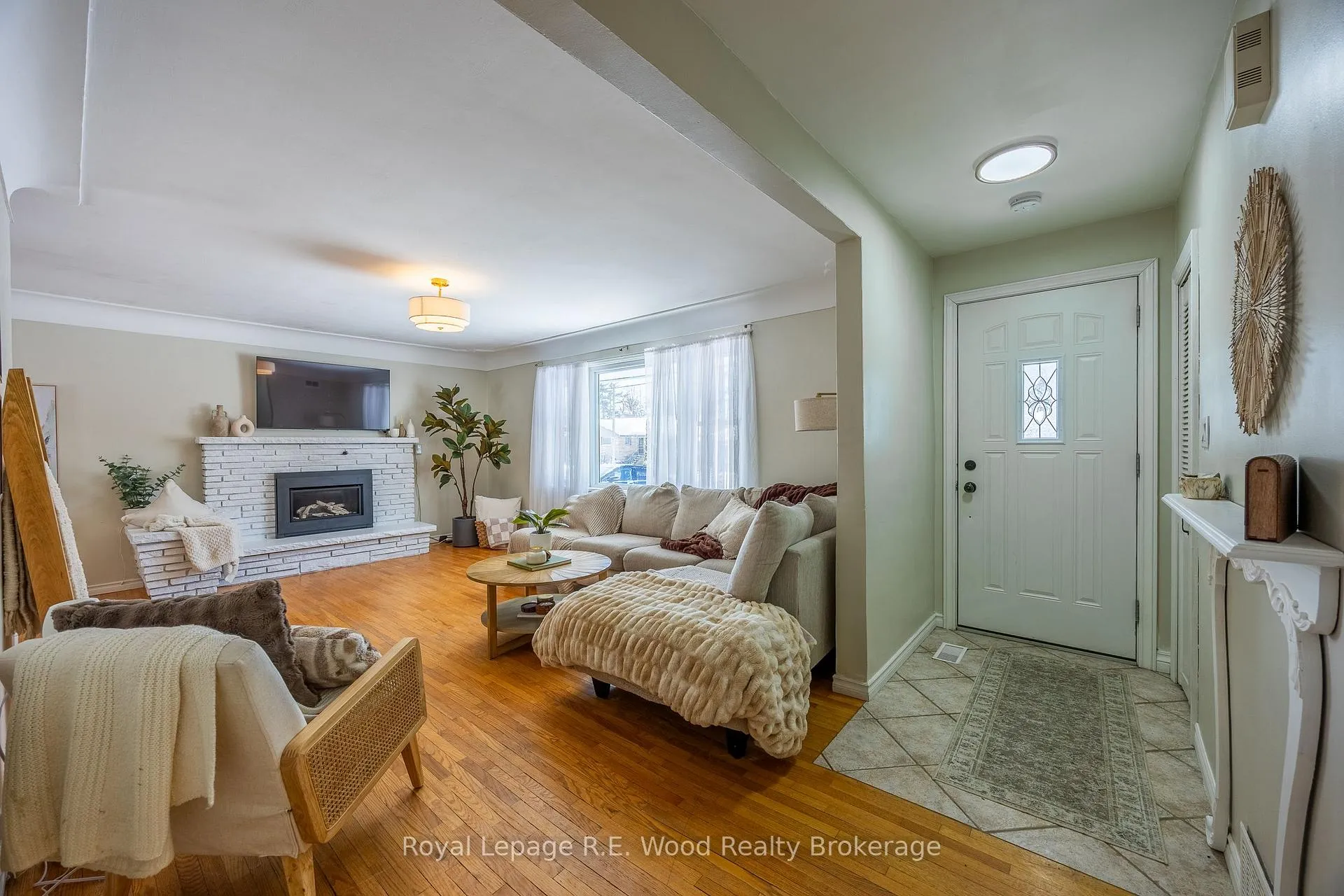 Photo 3 of 146 Lisgar Avenue, Tillsonburg — HOMEH