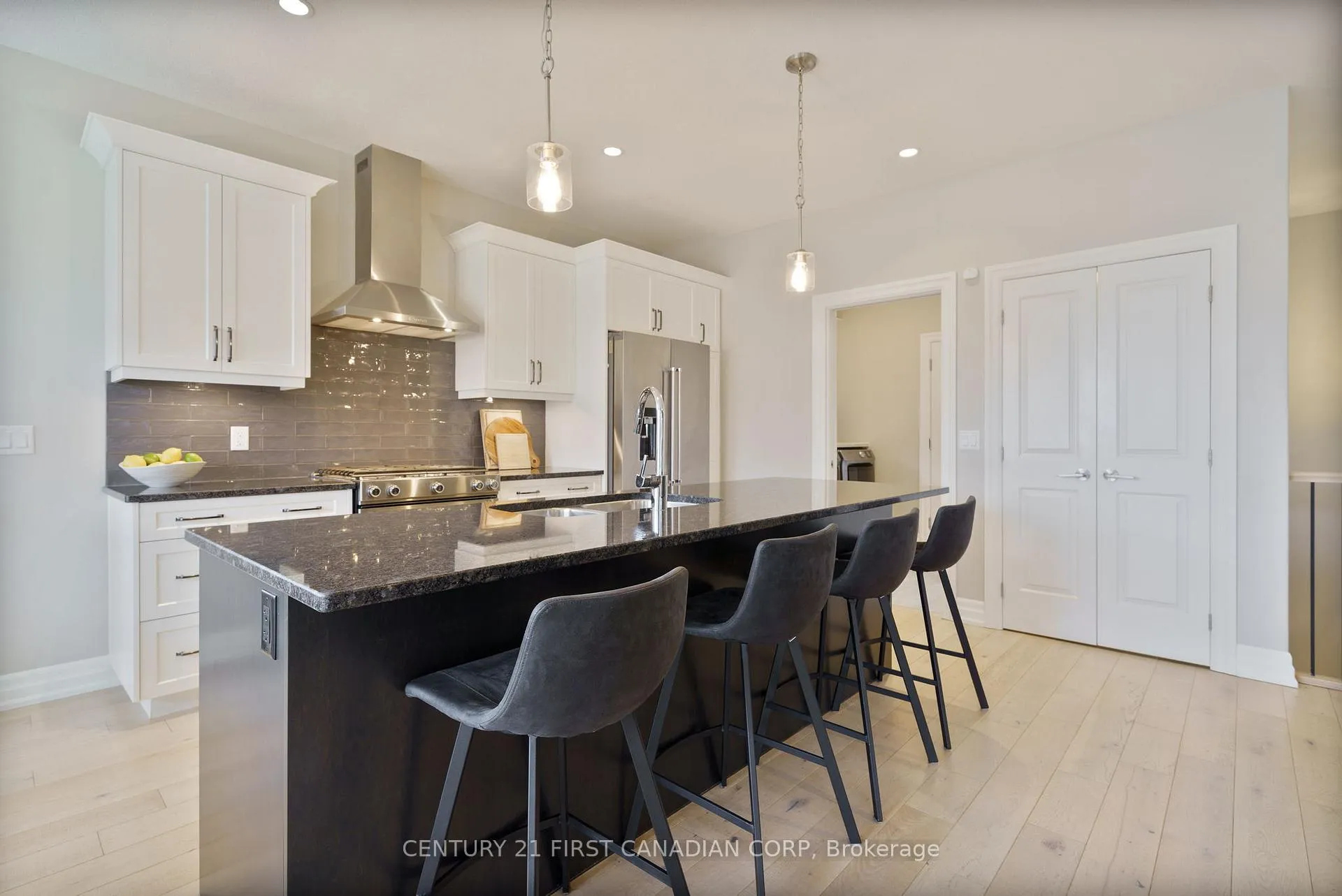Photo 8 of 2152 Lockwood Crescent, Strathroy-Caradoc, Rural Strathroy-Caradoc — HOMEH