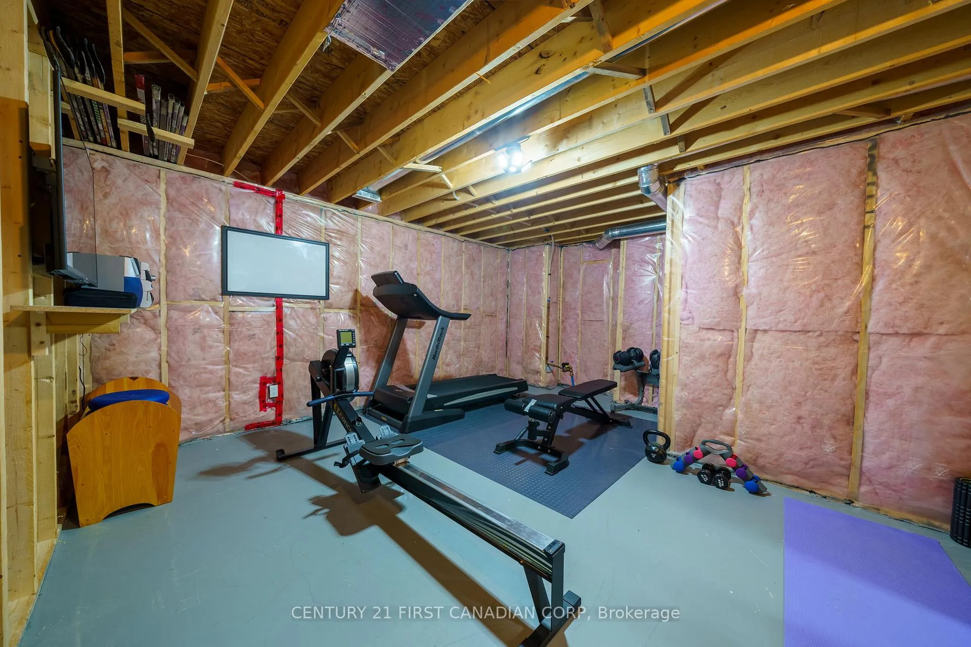 Photo 32 of 2152 Lockwood Crescent, Strathroy-Caradoc, Rural Strathroy-Caradoc — HOMEH