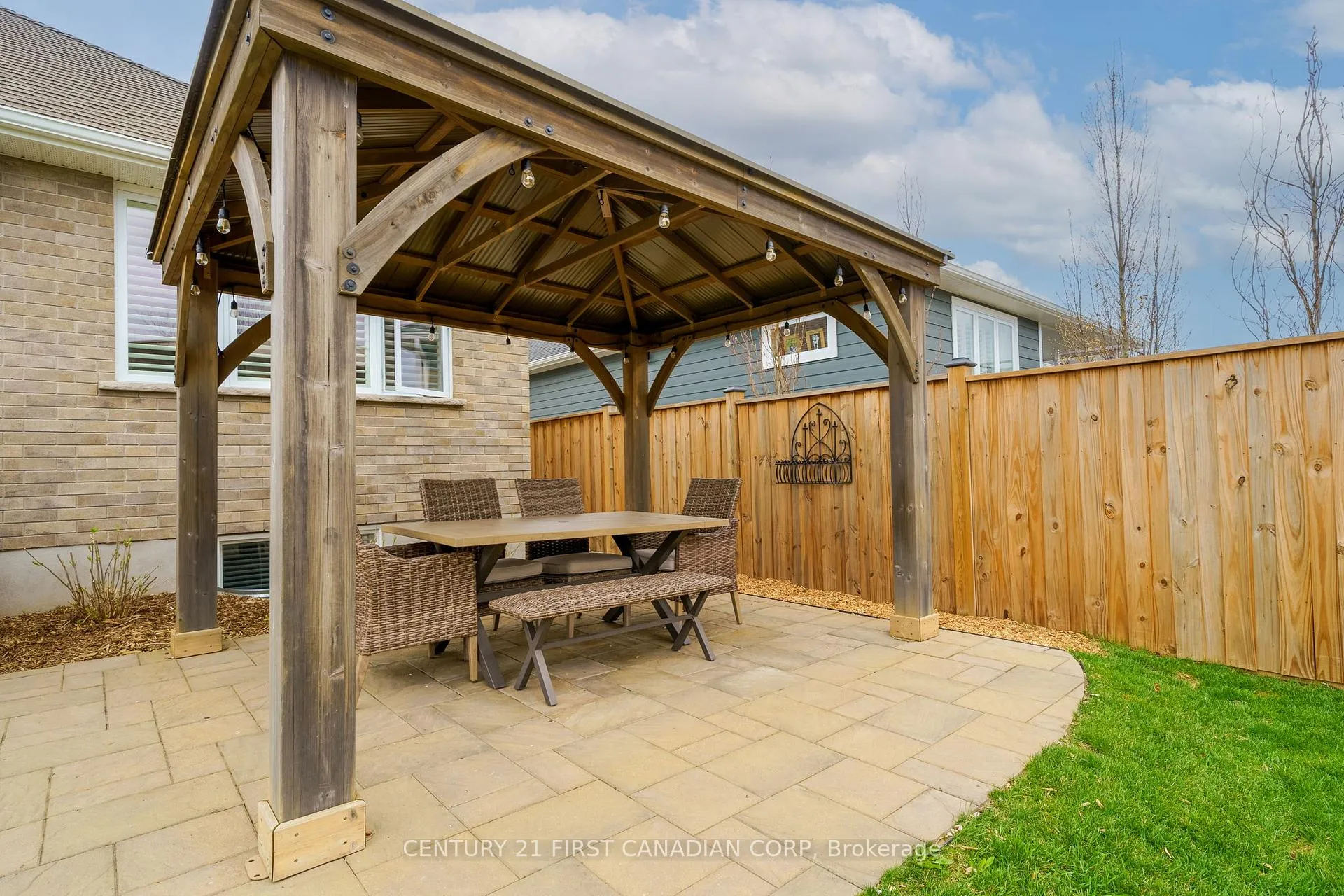 Photo 37 of 2152 Lockwood Crescent, Strathroy-Caradoc, Rural Strathroy-Caradoc — HOMEH