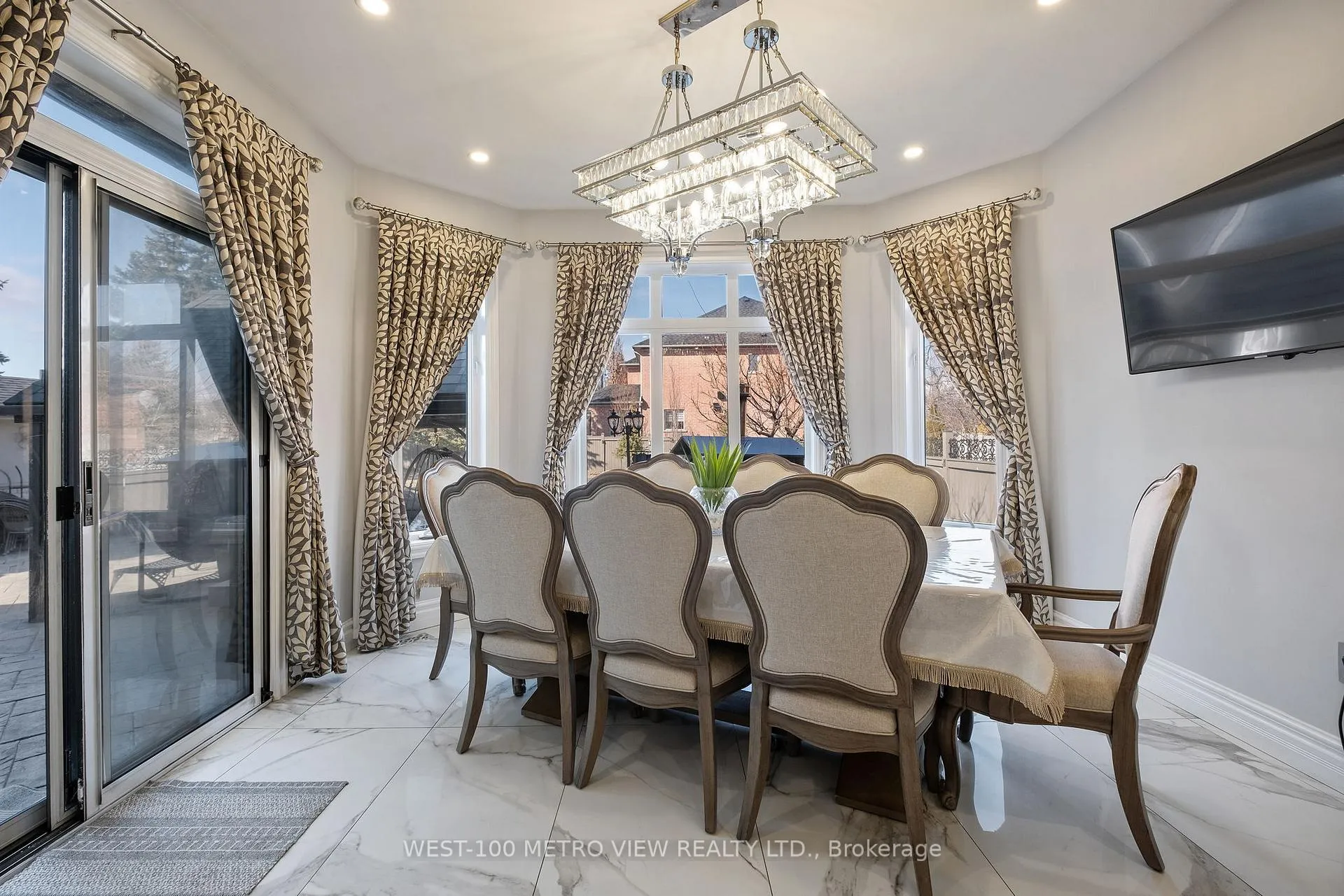 Photo 7 of 54 Granary Road, Vaughan, Kleinburg — HOMEH