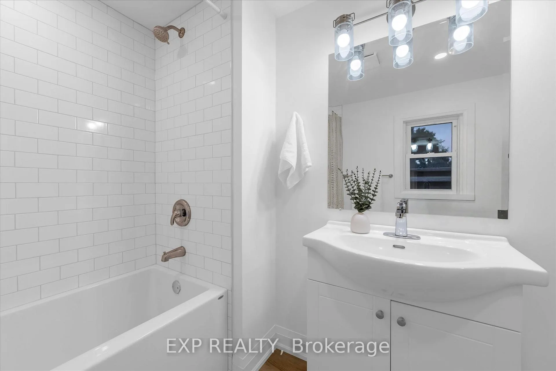 Photo 10 of 9 Ford Street, Hamilton, Corktown — HOMEH
