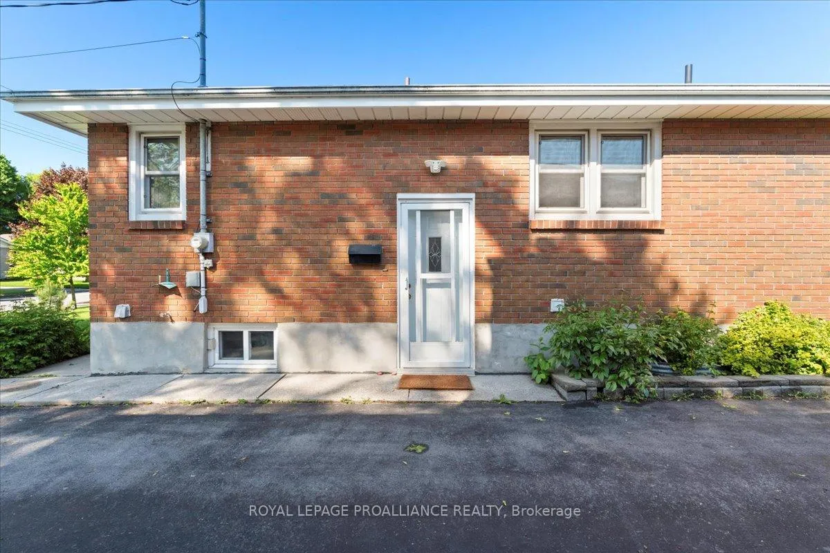 Photo 4 of 64 Southview Avenue, Belleville, Belleville Ward — HOMEH