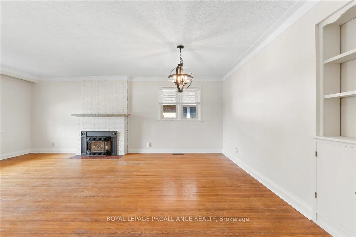 Photo 12 of 64 Southview Avenue, Belleville, Belleville Ward — HOMEH