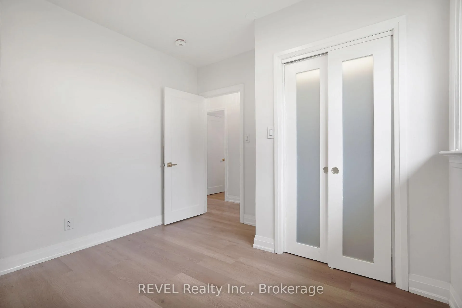 Photo 34 of 6483 Monroe Street, Niagara Falls, Dorchester — HOMEH
