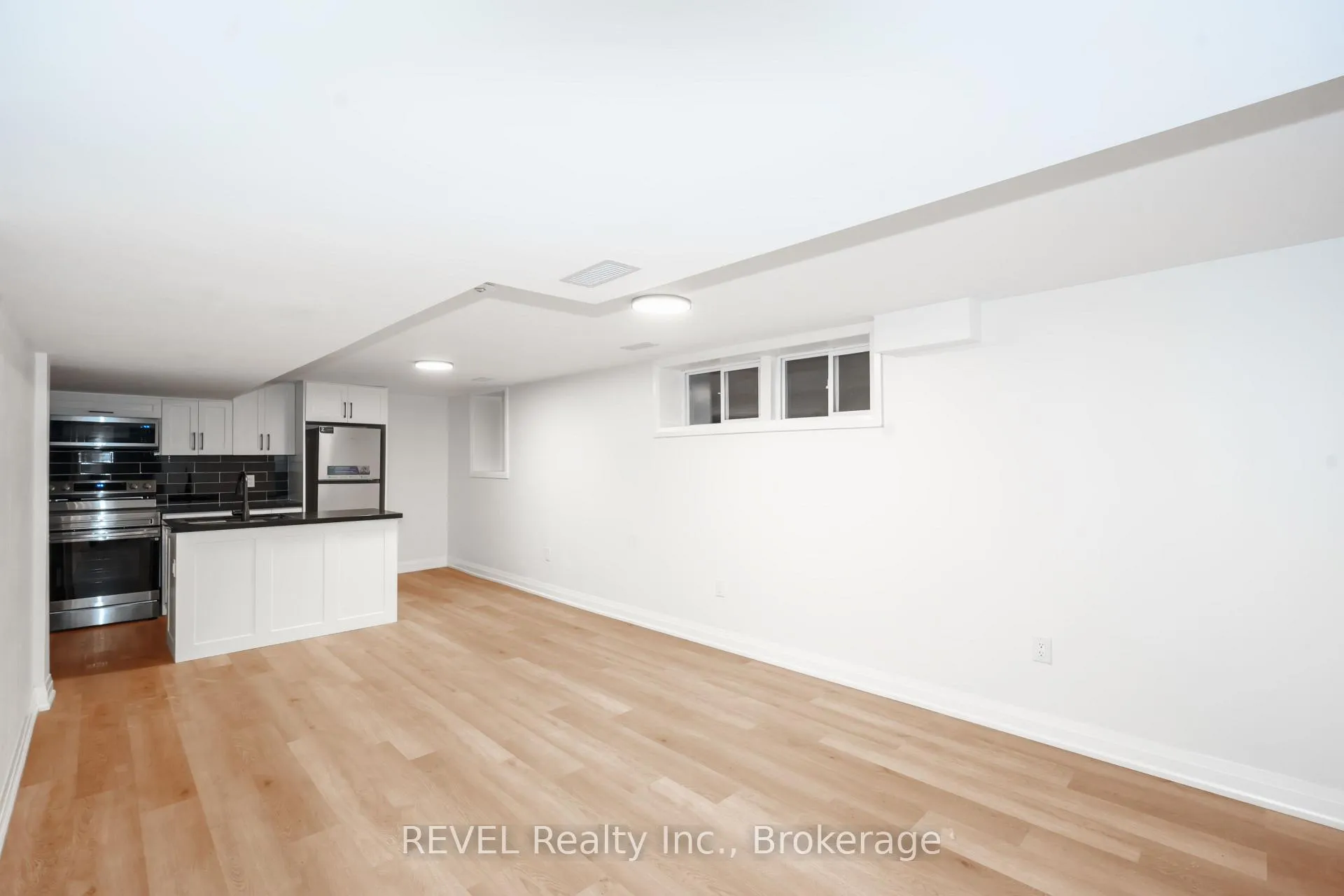 Photo 39 of 6483 Monroe Street, Niagara Falls, Dorchester — HOMEH