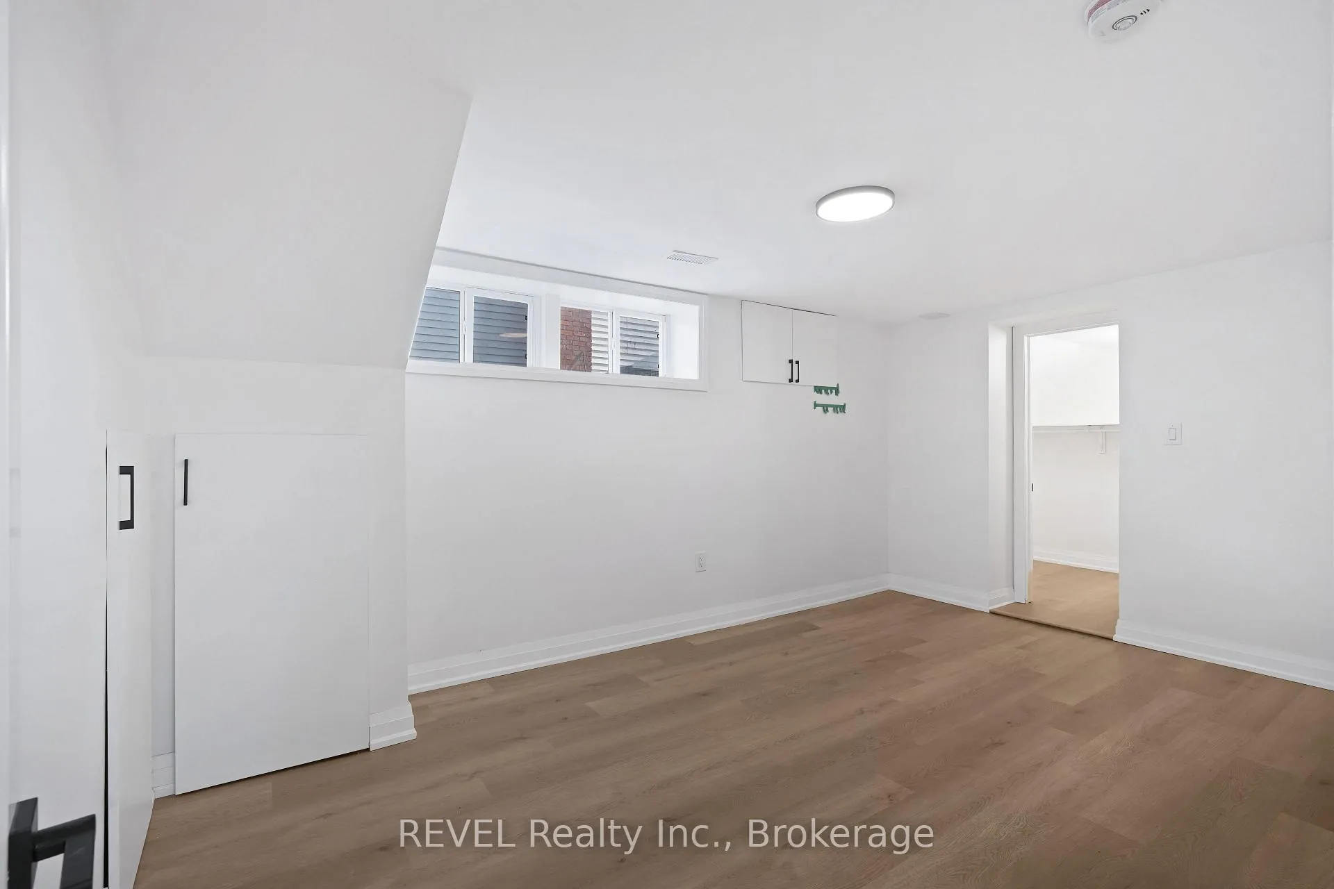Photo 46 of 6483 Monroe Street, Niagara Falls, Dorchester — HOMEH