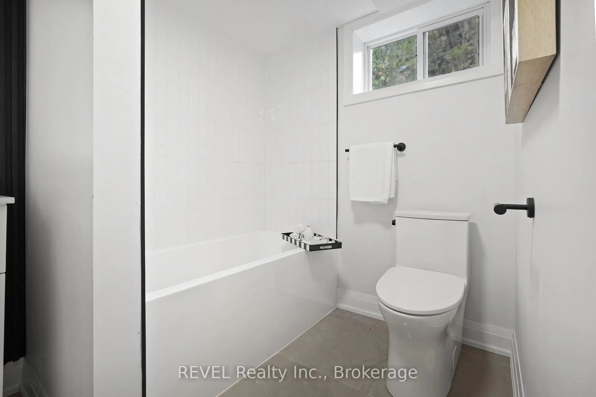 Photo 51 of 6483 Monroe Street, Niagara Falls, Dorchester — HOMEH