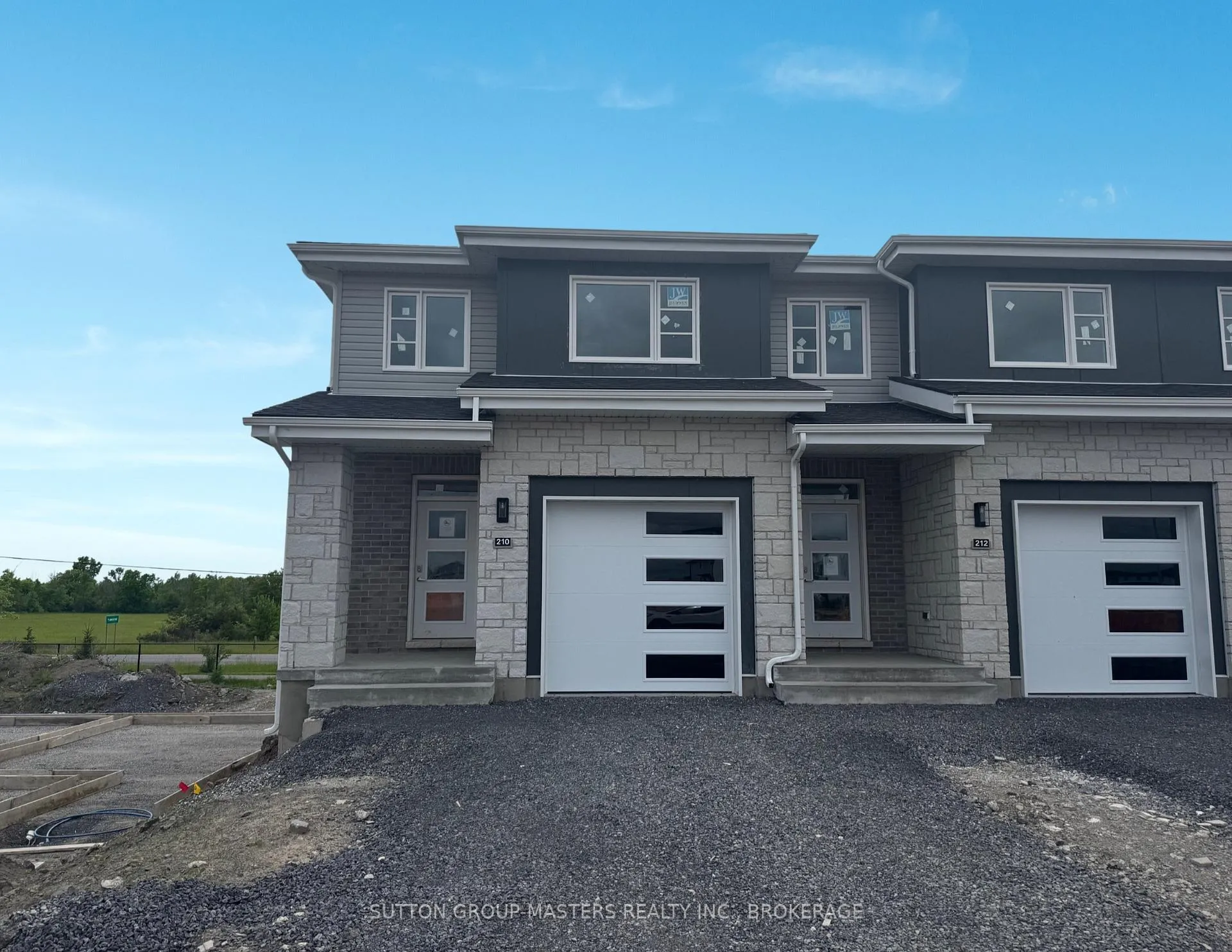 Photo 1 of 210 Dr Richard James Crescent, Loyalist, Amherstview — HOMEH
