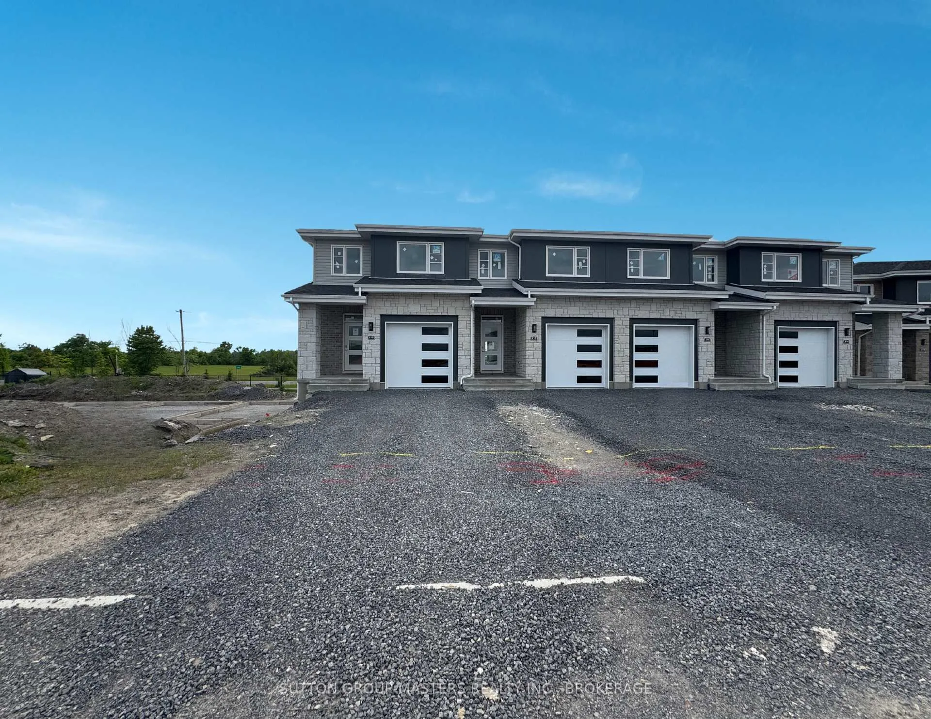 Photo 2 of 210 Dr Richard James Crescent, Loyalist, Amherstview — HOMEH