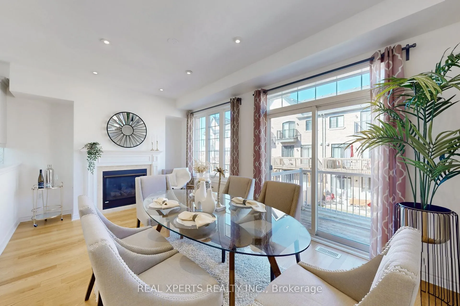 Photo 10 of 18 Farooq Boulevard, Vaughan, Vellore Village — HOMEH