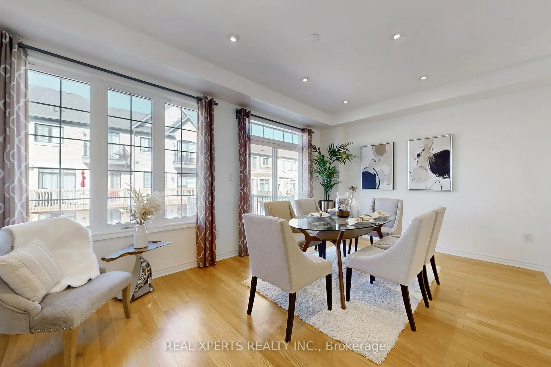 Photo 11 of 18 Farooq Boulevard, Vaughan, Vellore Village — HOMEH