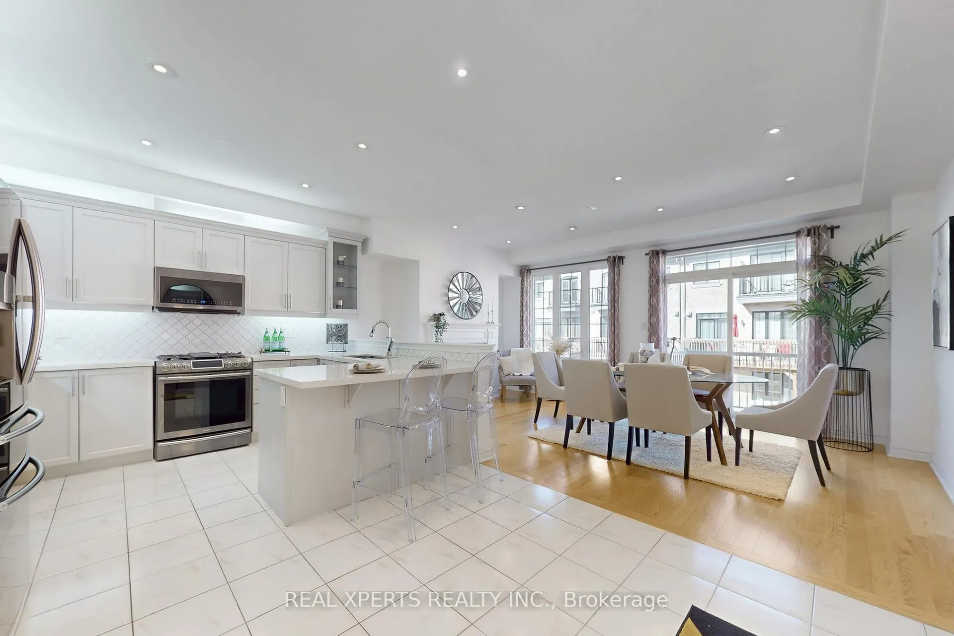 Photo 18 of 18 Farooq Boulevard, Vaughan, Vellore Village — HOMEH