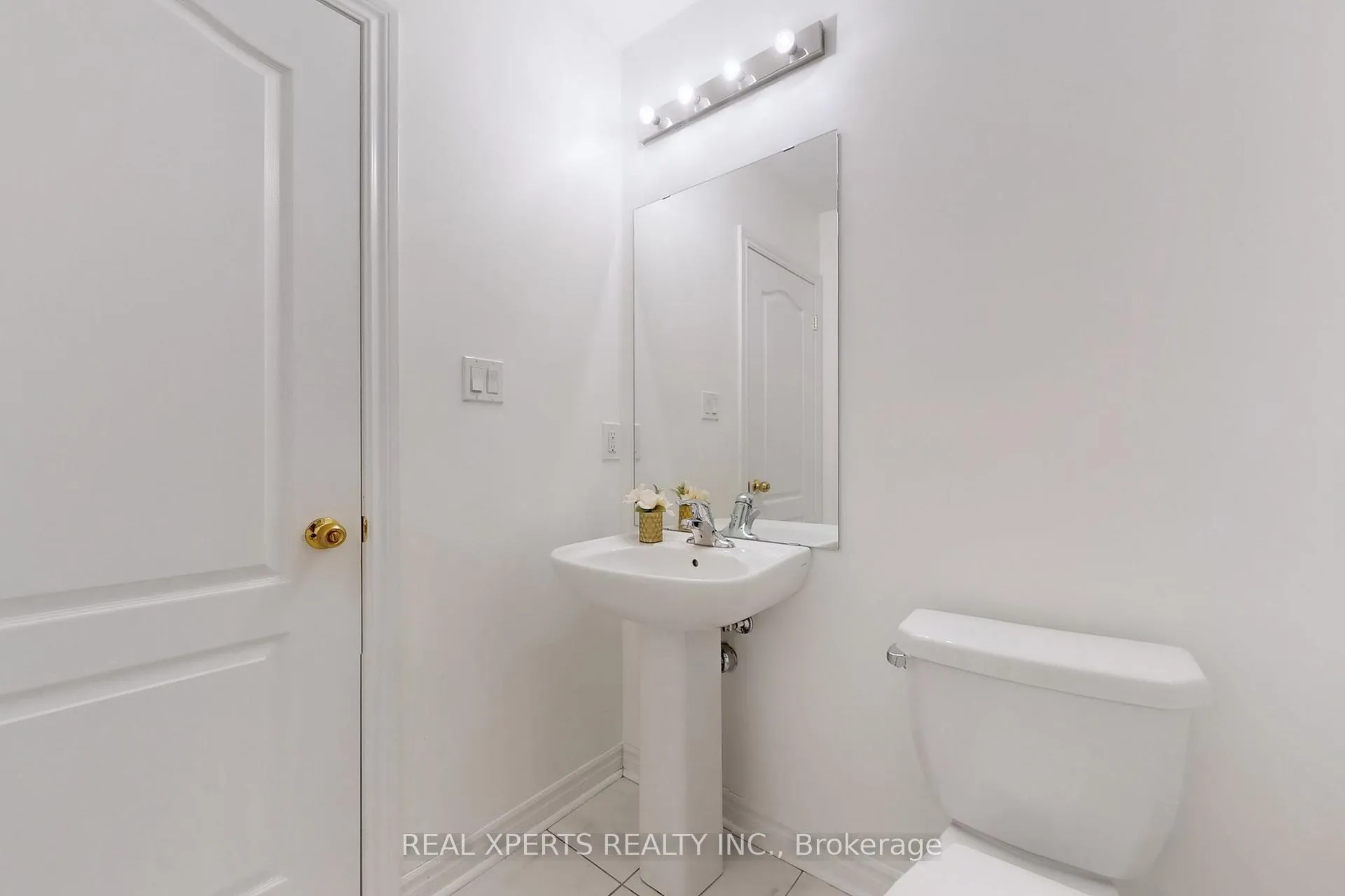 Photo 20 of 18 Farooq Boulevard, Vaughan, Vellore Village — HOMEH