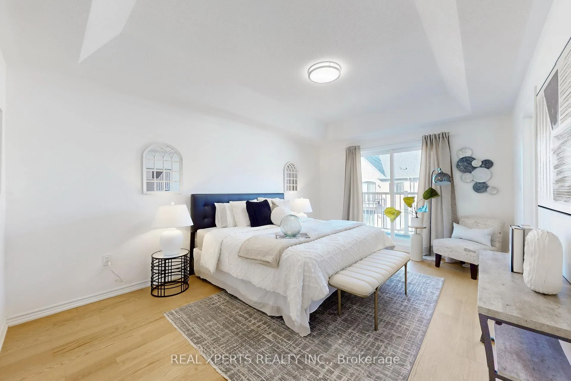Photo 25 of 18 Farooq Boulevard, Vaughan, Vellore Village — HOMEH