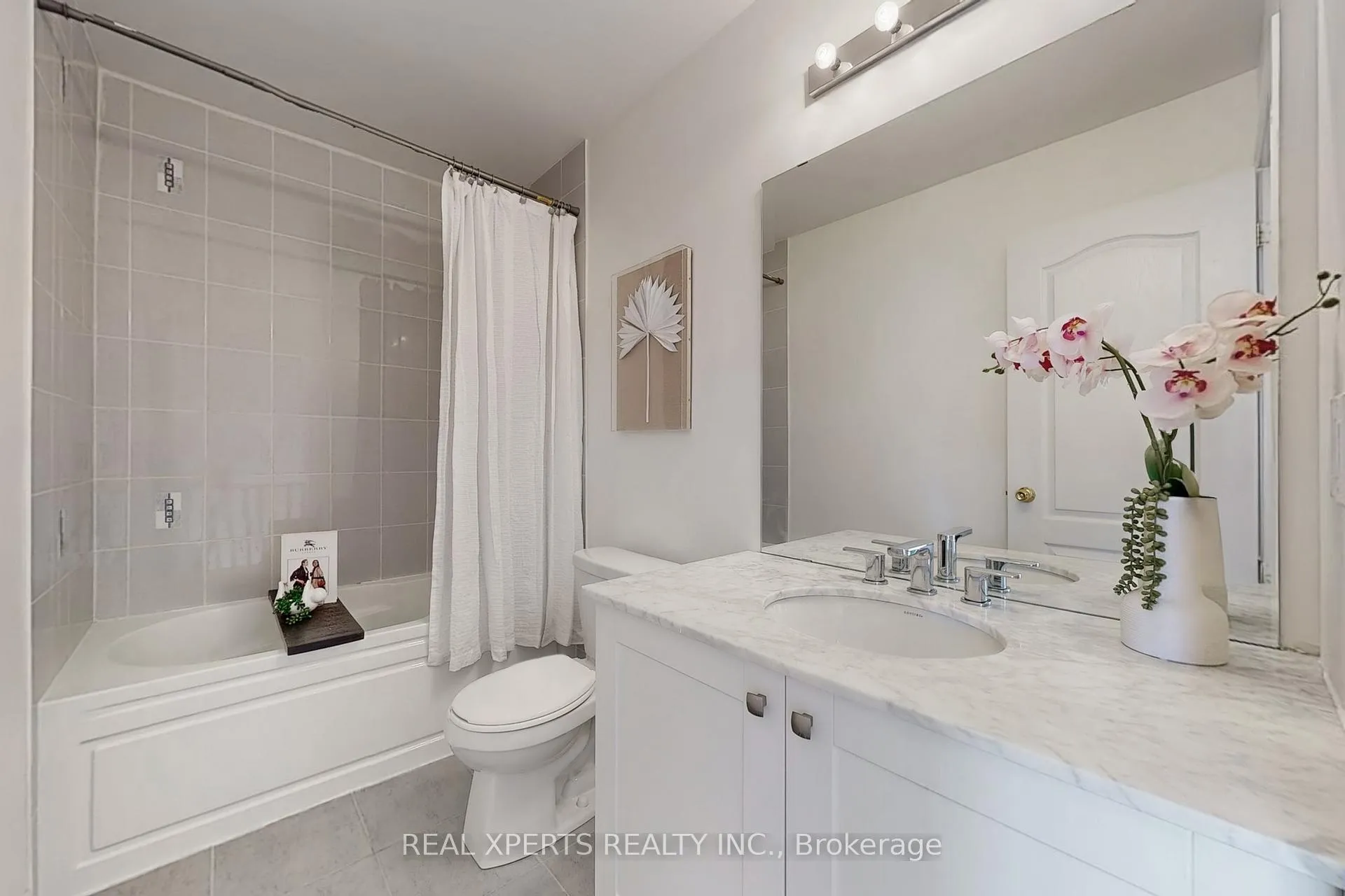 Photo 38 of 18 Farooq Boulevard, Vaughan, Vellore Village — HOMEH