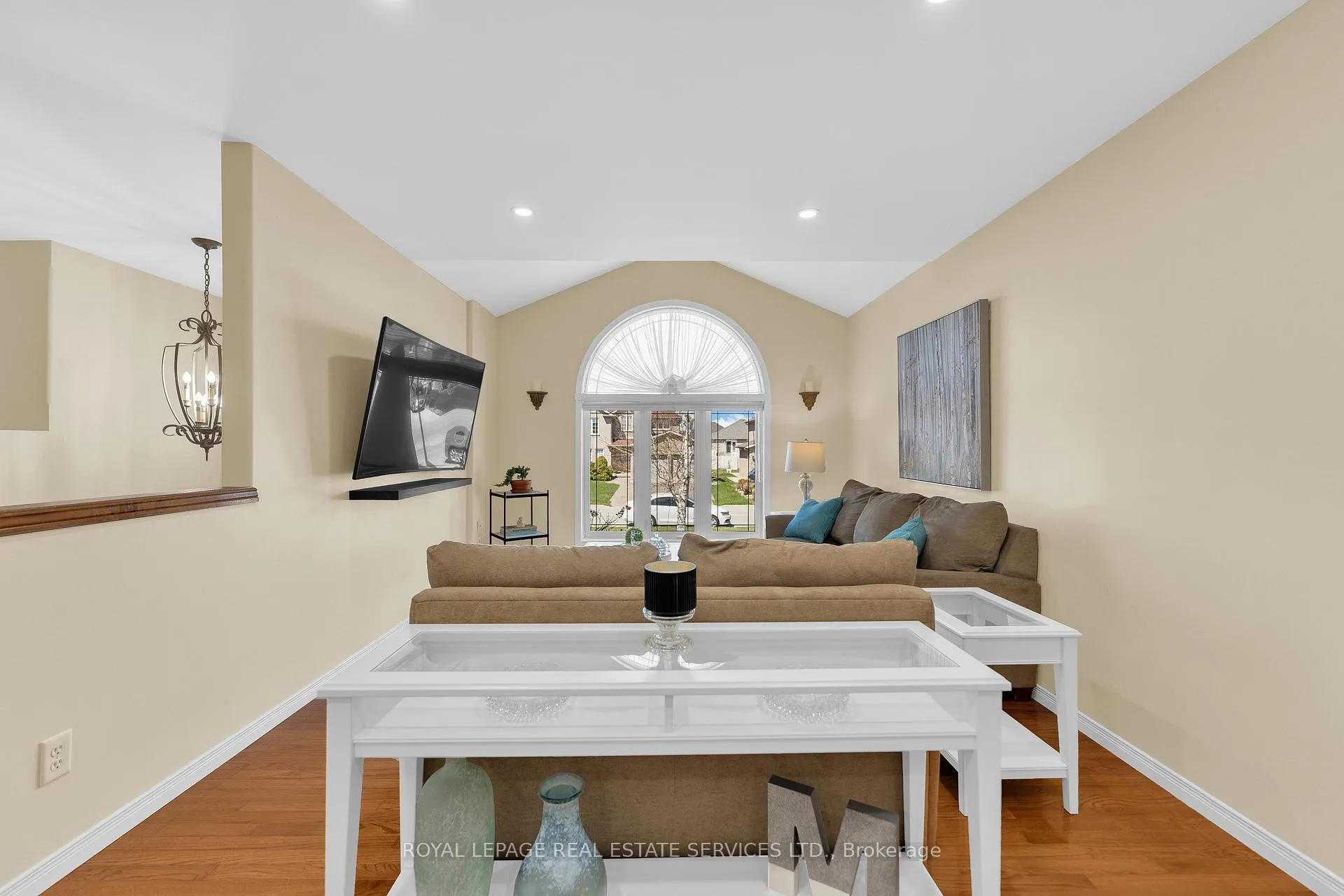Photo 3 of 185 Amy Croft Drive, Lakeshore — HOMEH