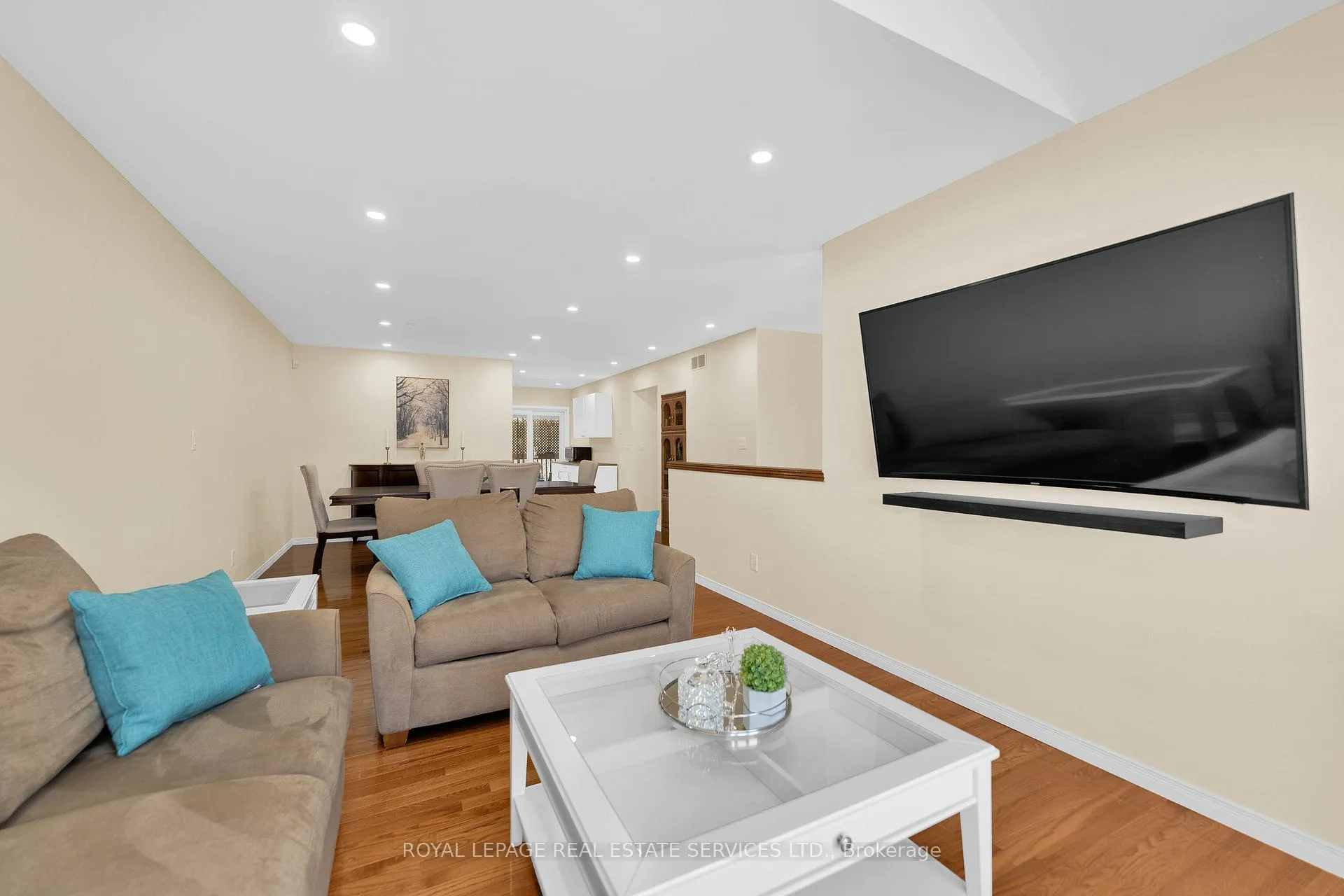 Photo 4 of 185 Amy Croft Drive, Lakeshore — HOMEH