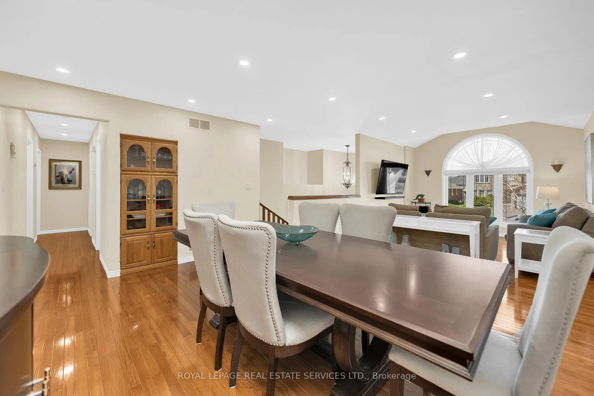 Photo 6 of 185 Amy Croft Drive, Lakeshore — HOMEH
