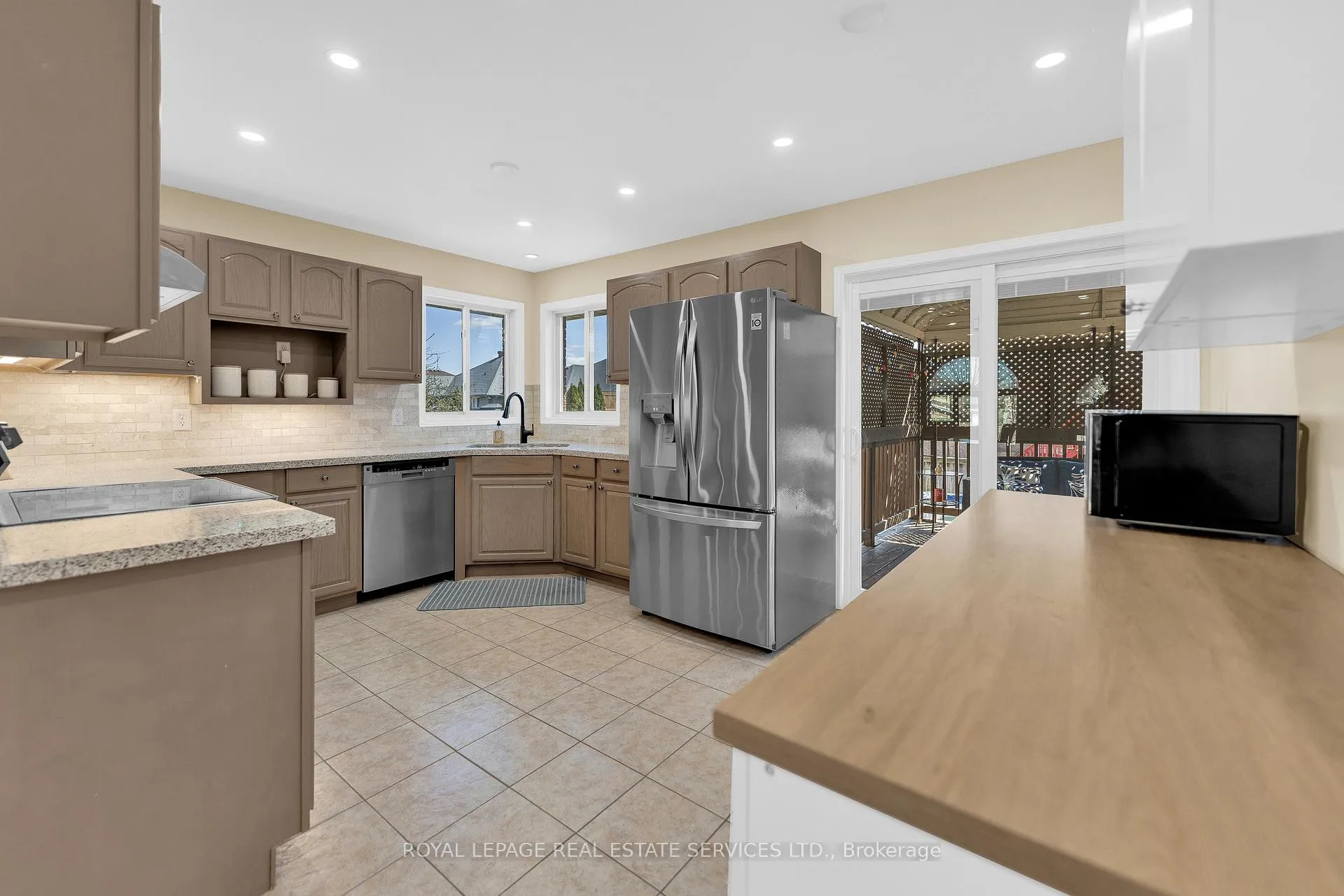 Photo 8 of 185 Amy Croft Drive, Lakeshore — HOMEH