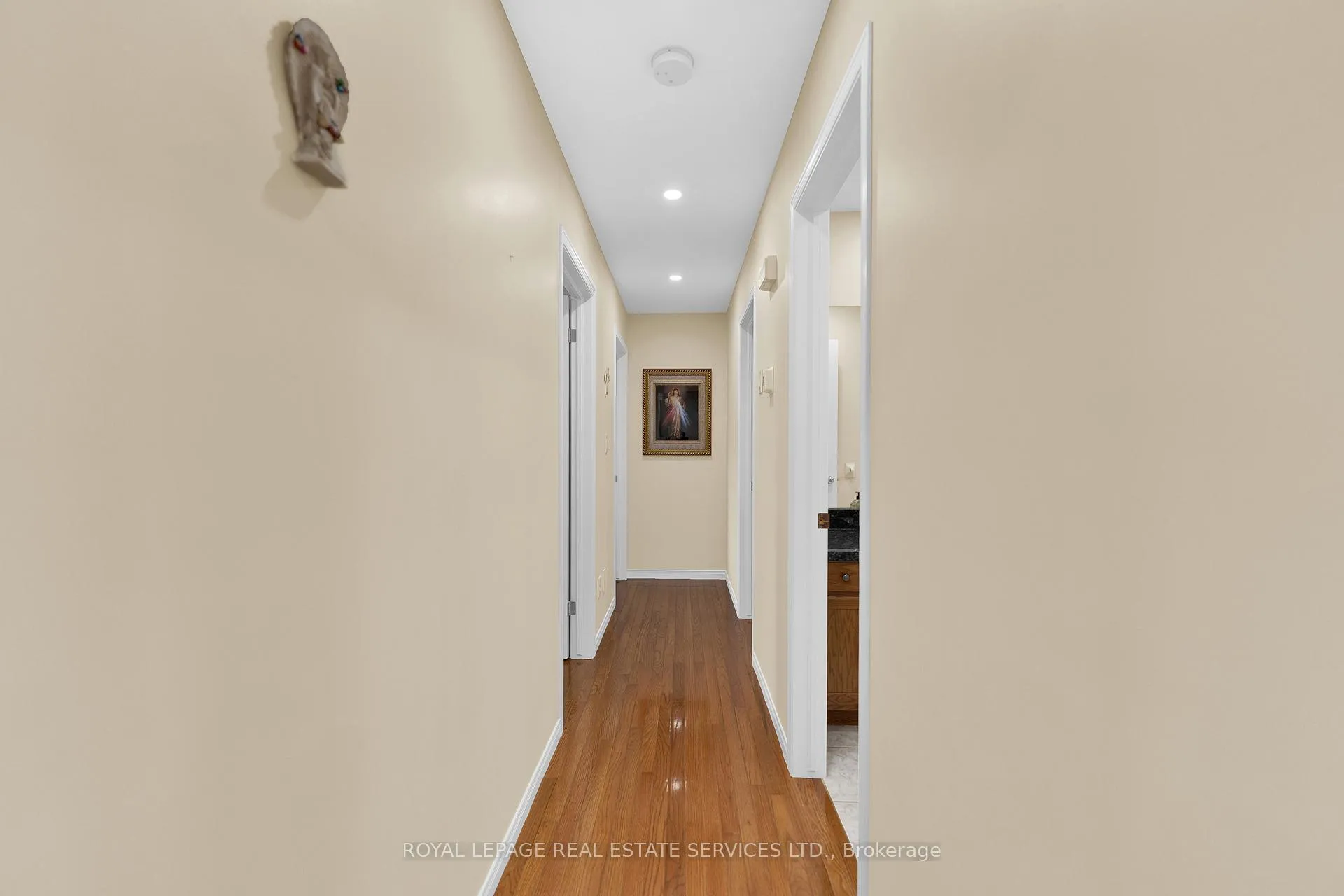 Photo 11 of 185 Amy Croft Drive, Lakeshore — HOMEH