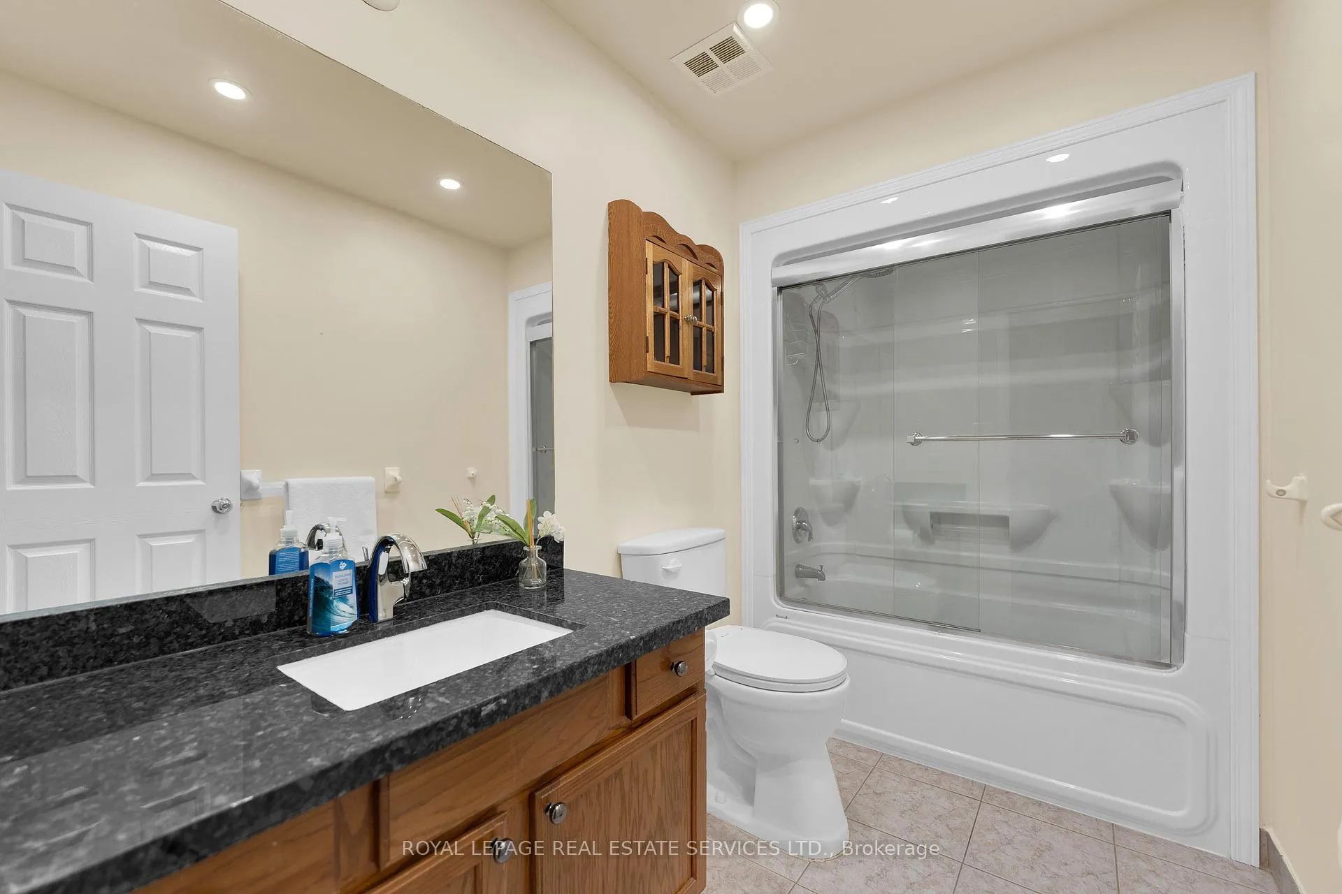 Photo 13 of 185 Amy Croft Drive, Lakeshore — HOMEH