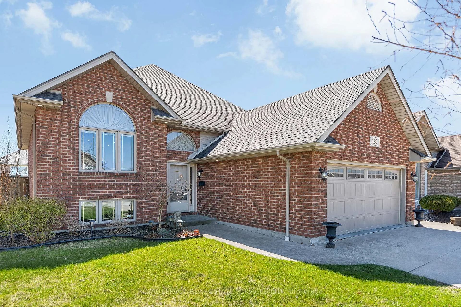 Photo 30 of 185 Amy Croft Drive, Lakeshore — HOMEH