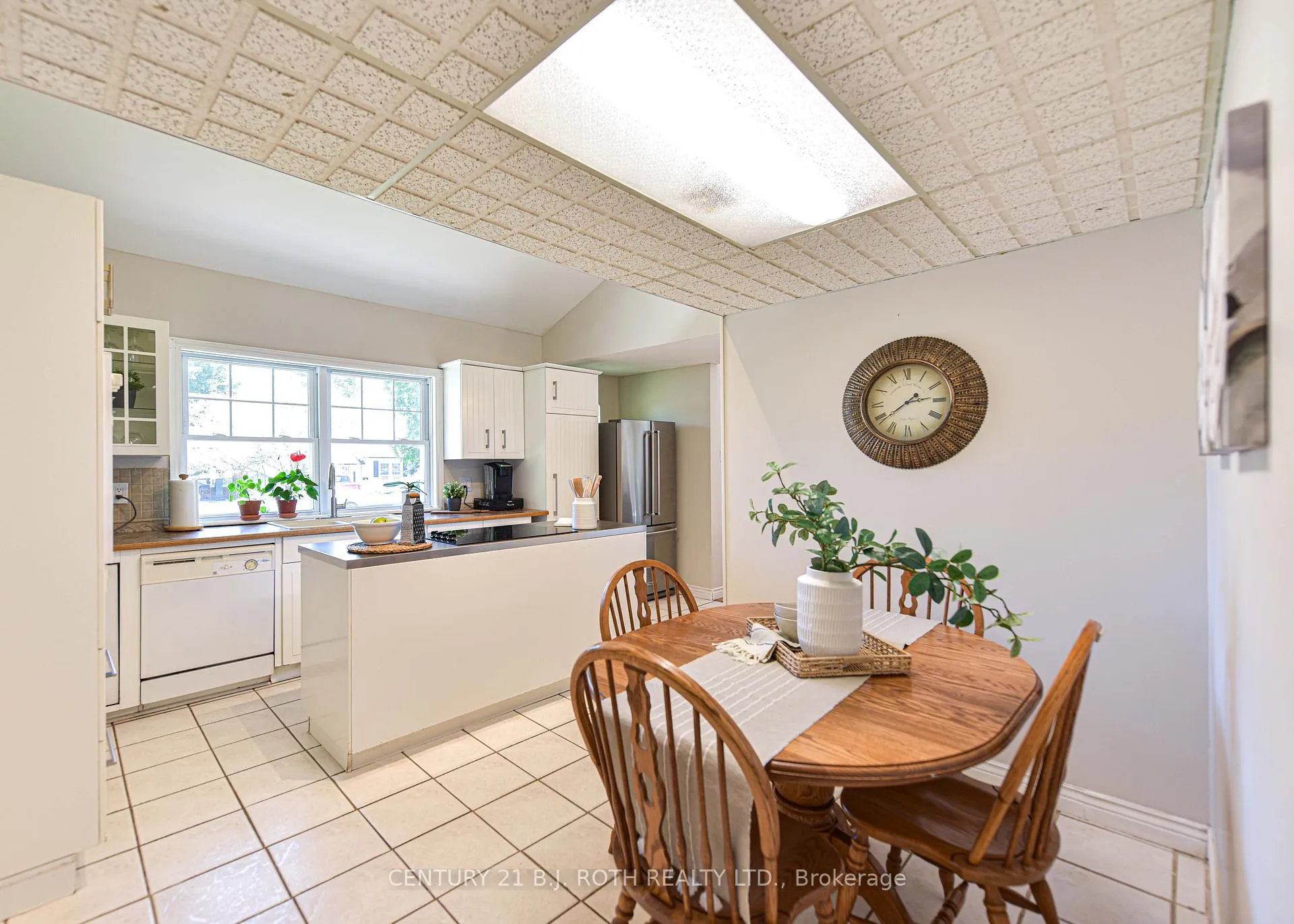 Photo 8 of 326 Crawford Street, Orillia — HOMEH