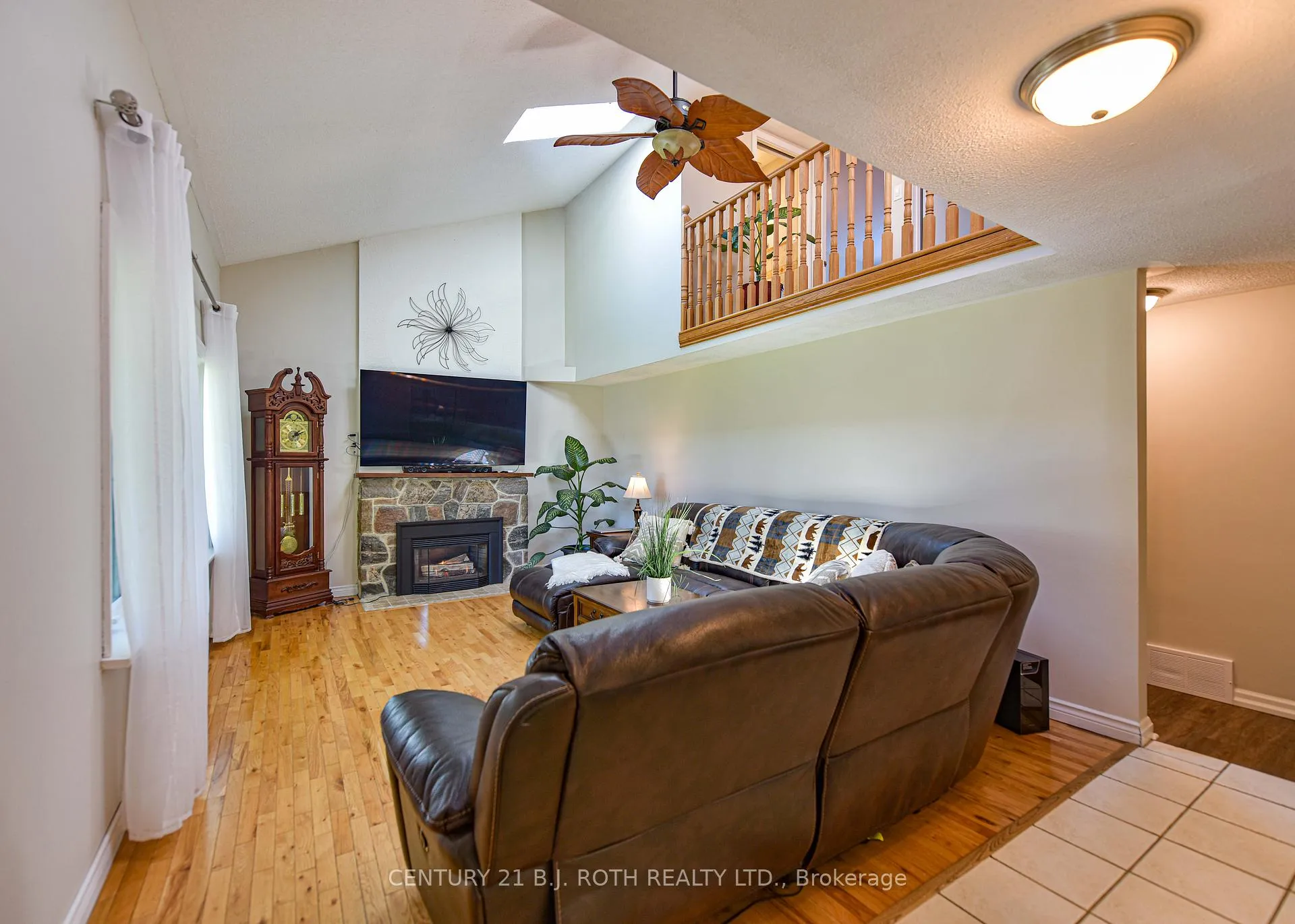 Photo 13 of 326 Crawford Street, Orillia — HOMEH