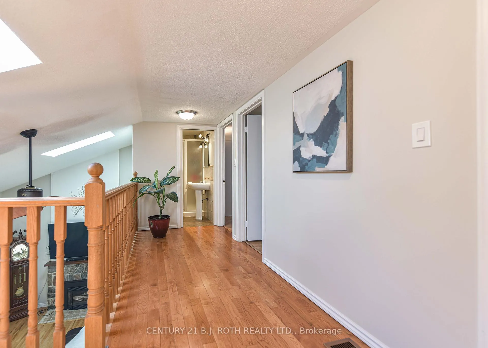 Photo 23 of 326 Crawford Street, Orillia — HOMEH