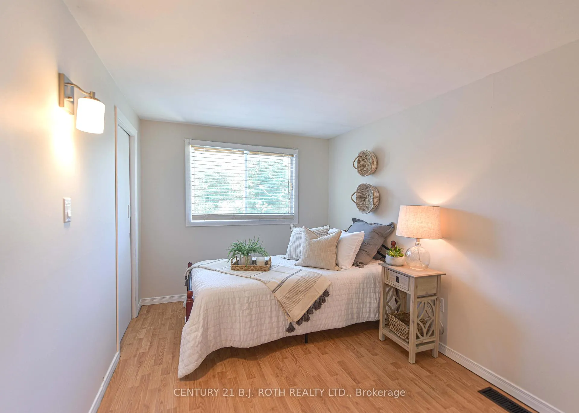 Photo 27 of 326 Crawford Street, Orillia — HOMEH