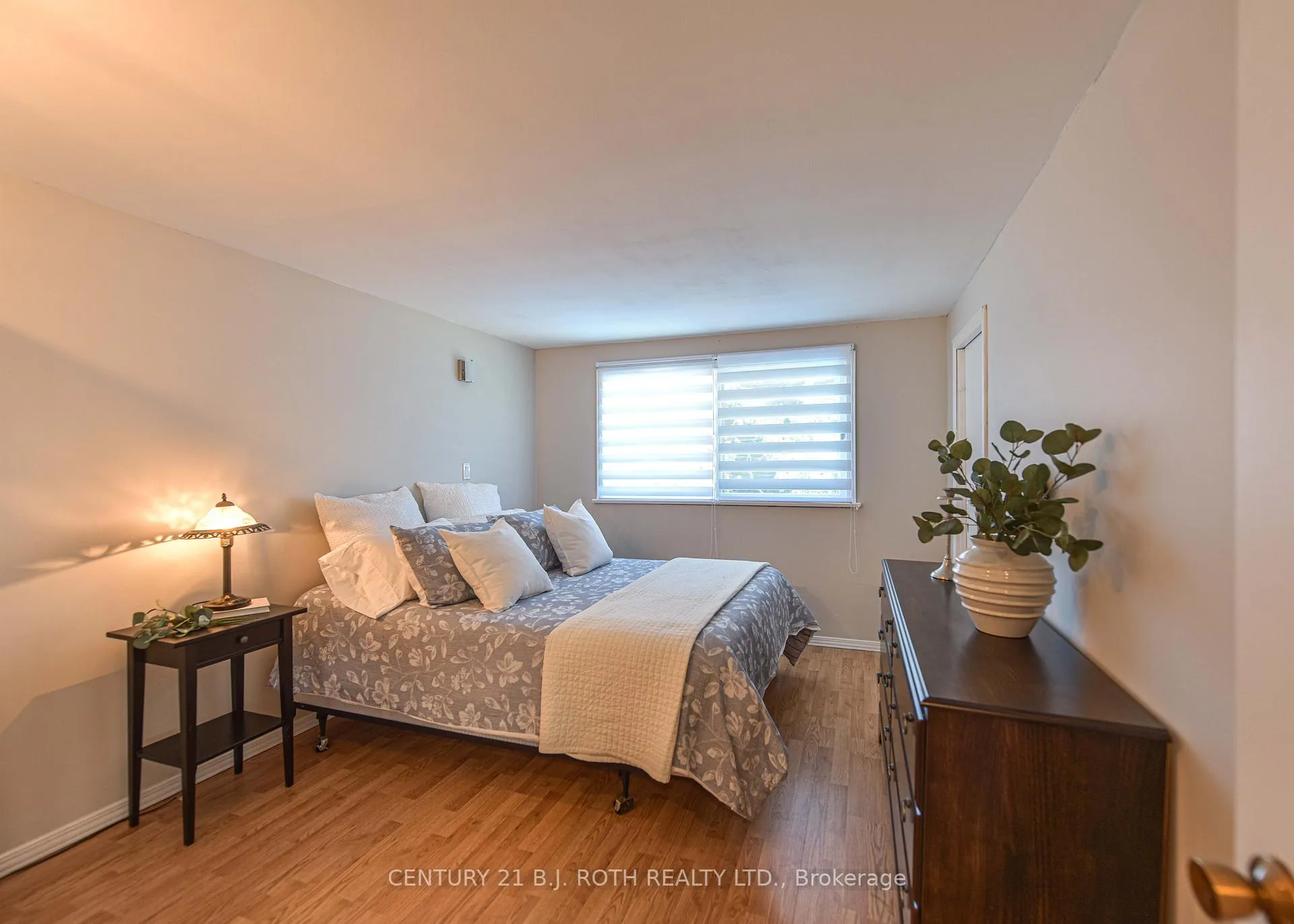 Photo 30 of 326 Crawford Street, Orillia — HOMEH