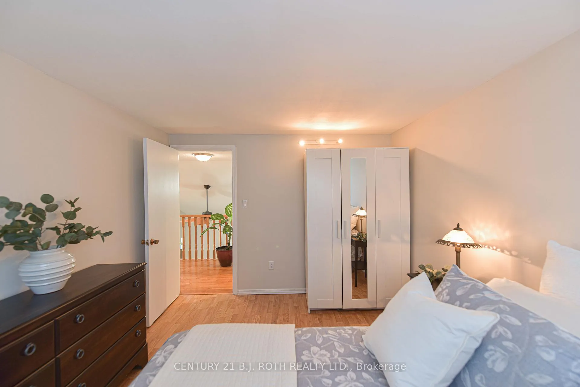 Photo 31 of 326 Crawford Street, Orillia — HOMEH