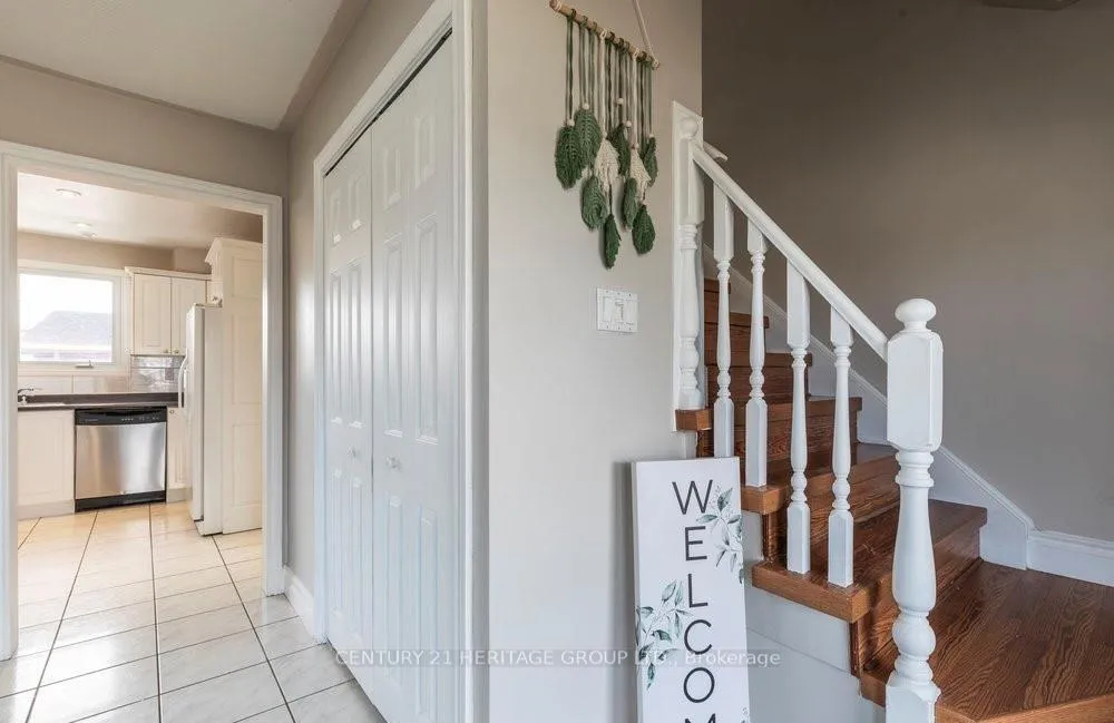 Photo 4 of 66 Seaton Place Drive, Hamilton, Stoney Creek — HOMEH