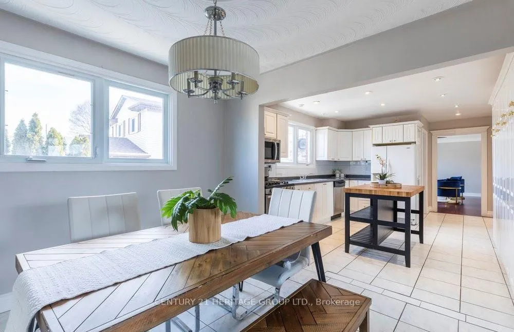 Photo 11 of 66 Seaton Place Drive, Hamilton, Stoney Creek — HOMEH
