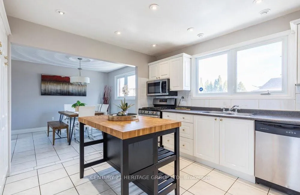 Photo 13 of 66 Seaton Place Drive, Hamilton, Stoney Creek — HOMEH